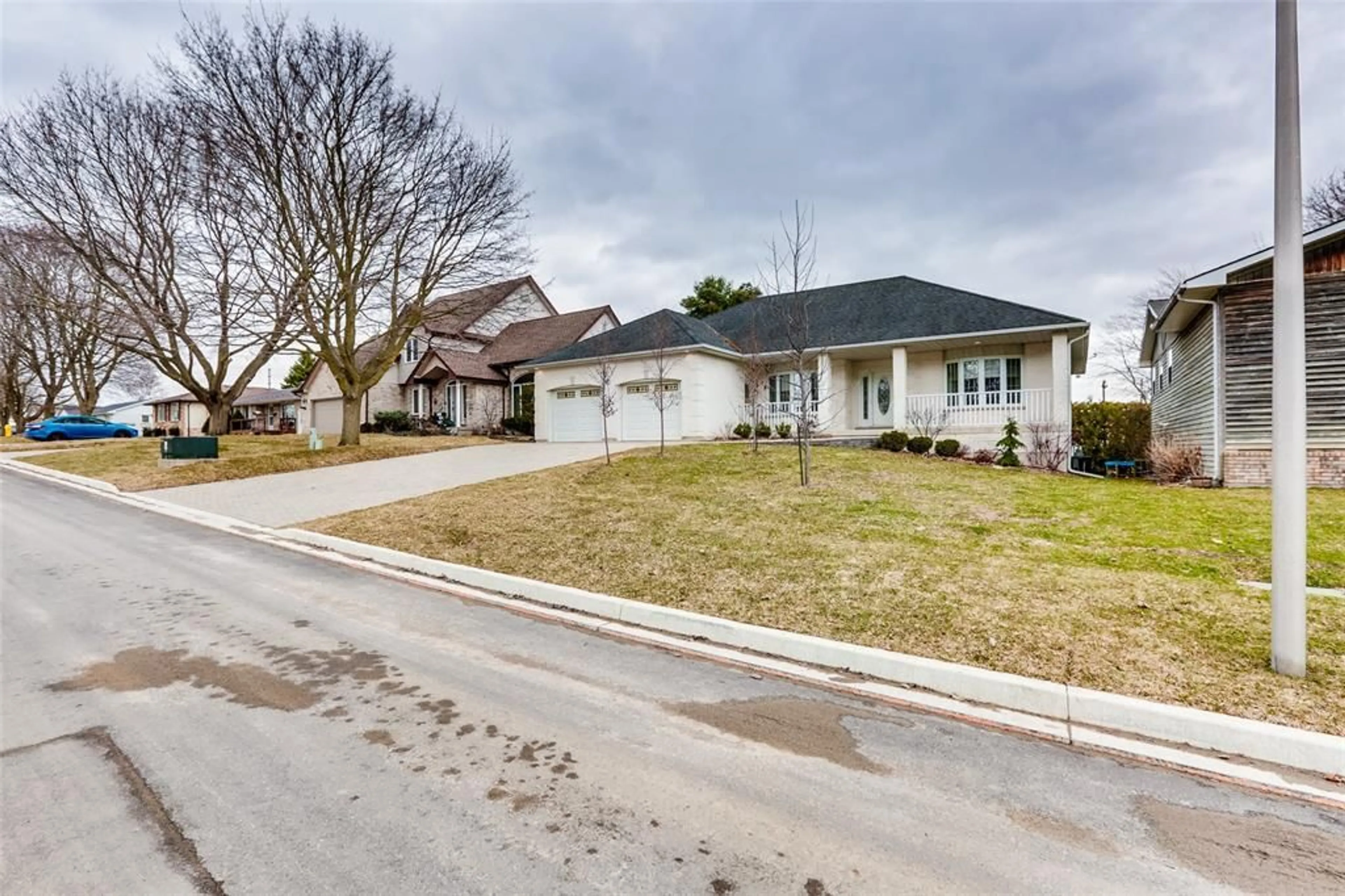 Unknown for 41 SUNSET Ave, Warwick-Watford Ontario N0M 2S0