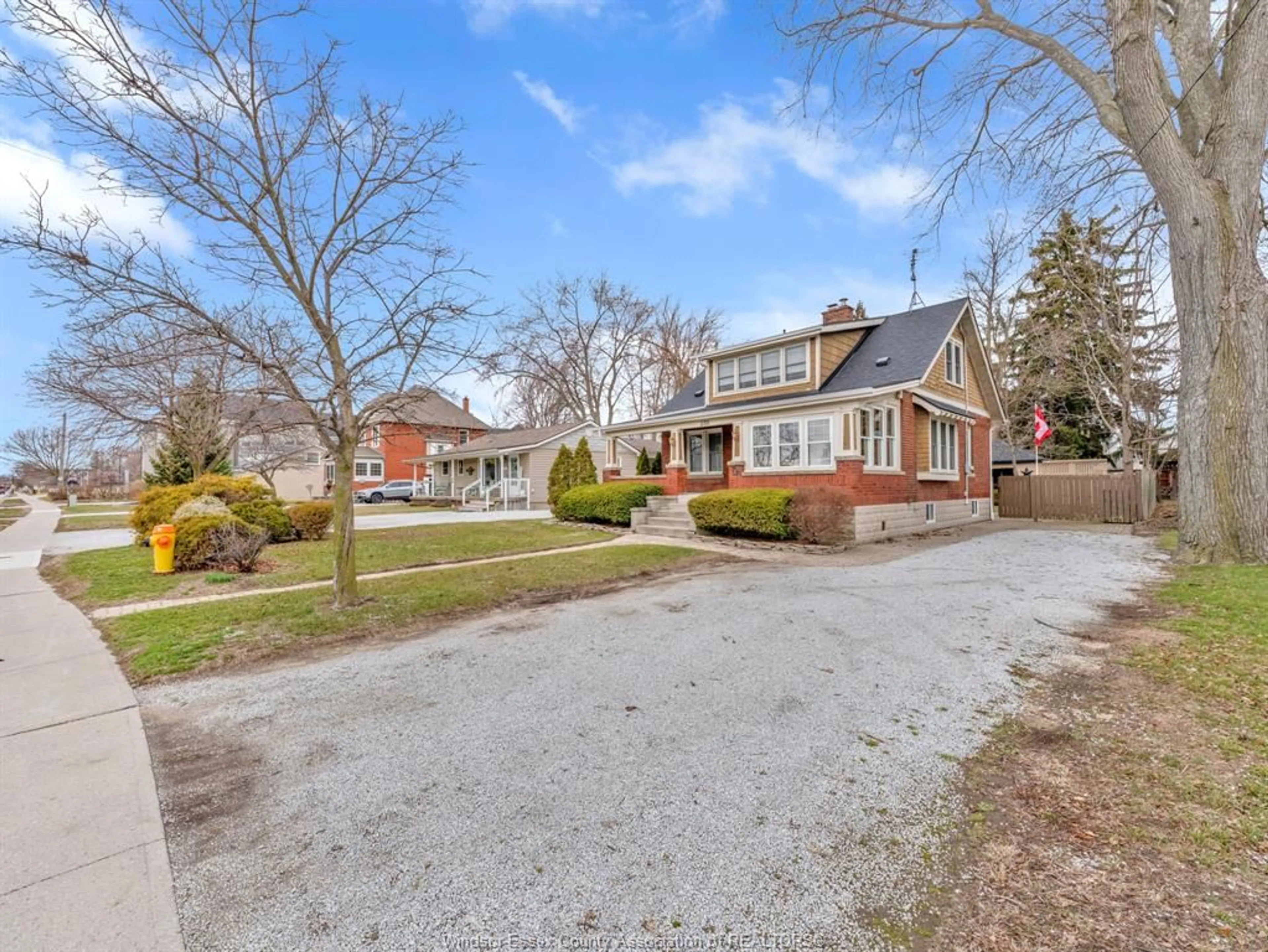 A pic from outside/outdoor area/front of a property/back of a property/a pic from drone, street for 230 MAIN St, Kingsville Ontario N9Y 1A6