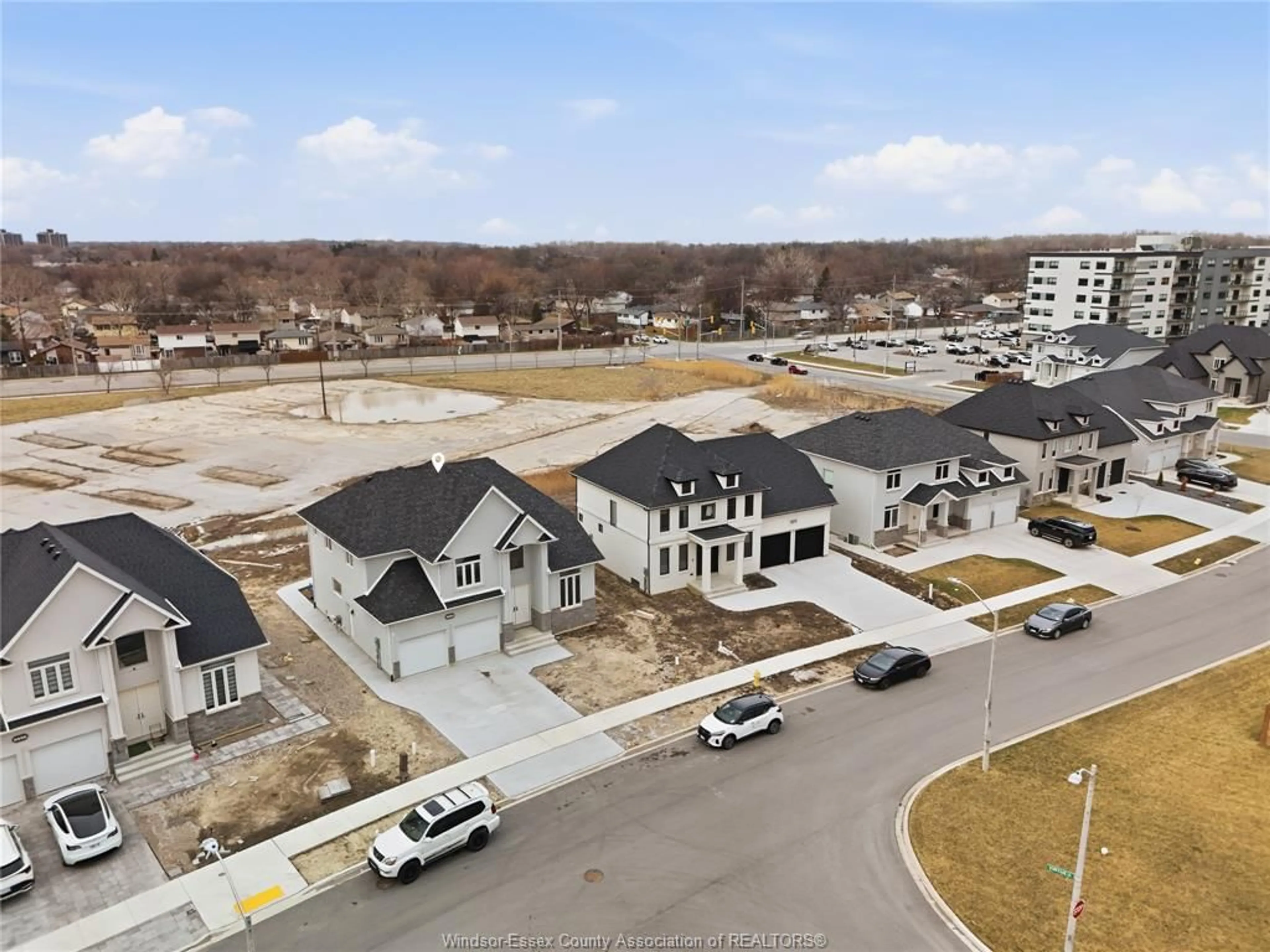 A pic from outside/outdoor area/front of a property/back of a property/a pic from drone, unknown for 8564 PRONOVOST Pl, Windsor Ontario N6Y 0M9