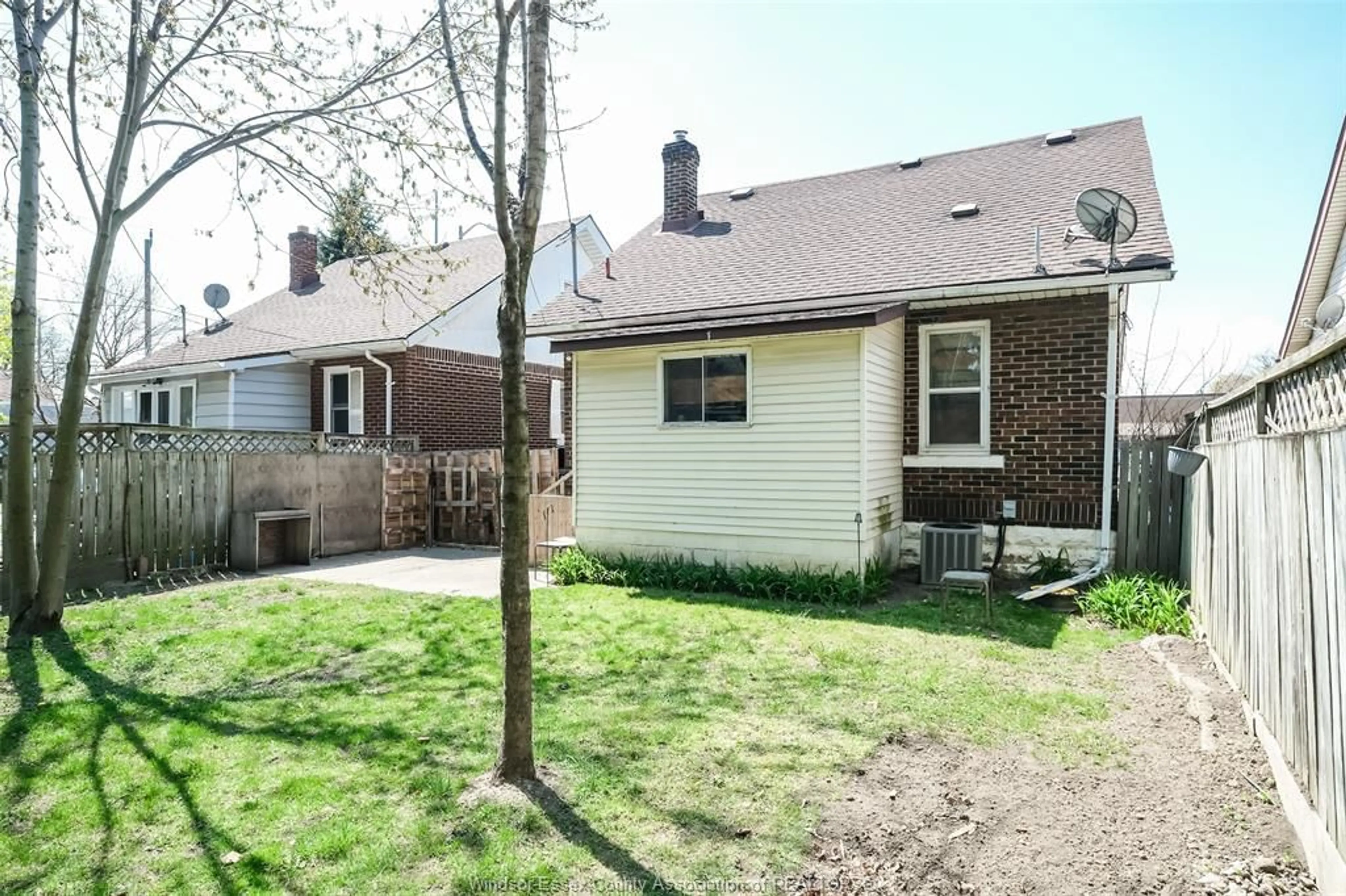 Unknown for 2288 HOWARD Ave, Windsor Ontario N8X 3V1