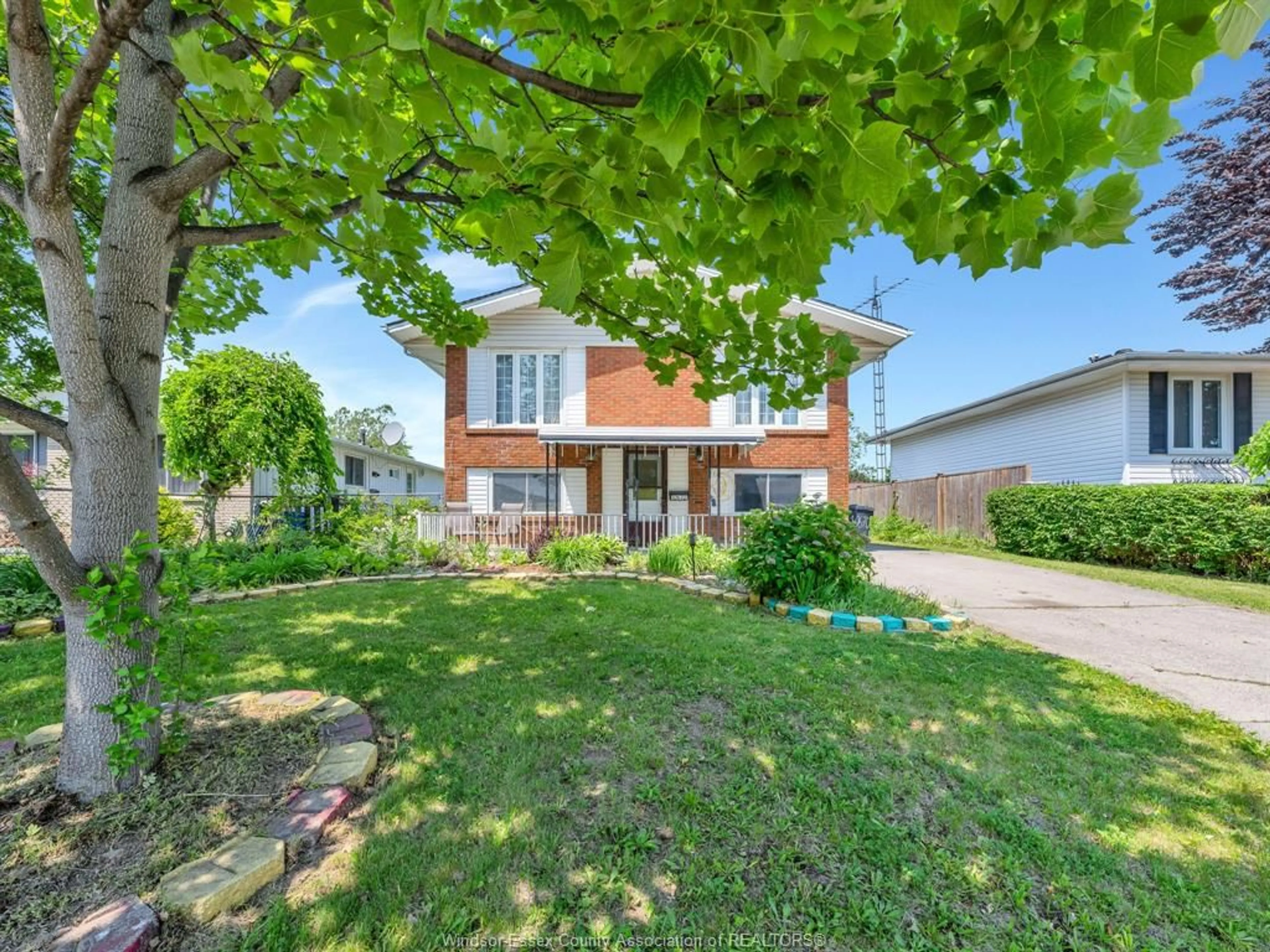 Unknown for 10670 LAMBETH Rd, Windsor Ontario N8R 1C9