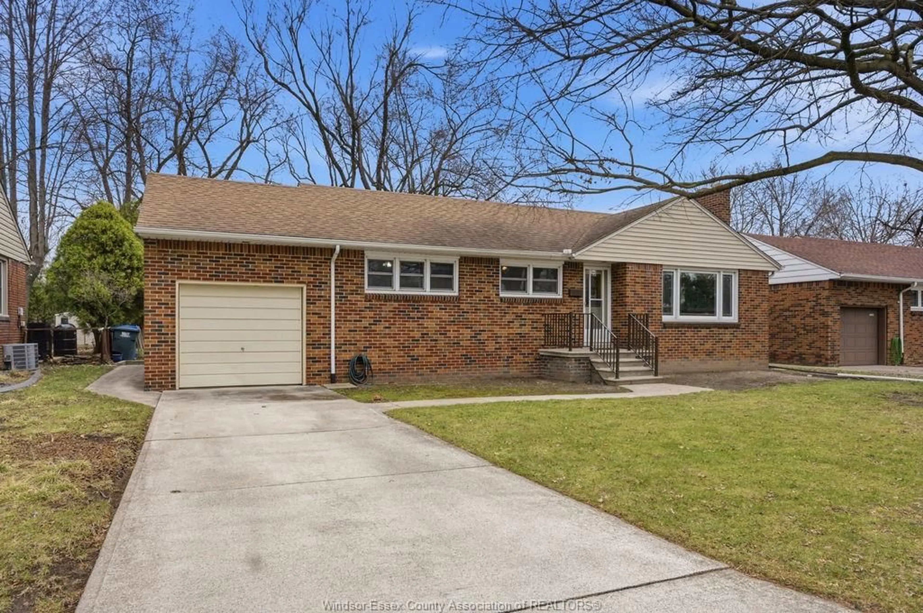 Home with brick exterior material, street for 2550 VIRGINIA PARK, Windsor Ontario N9E 2B4