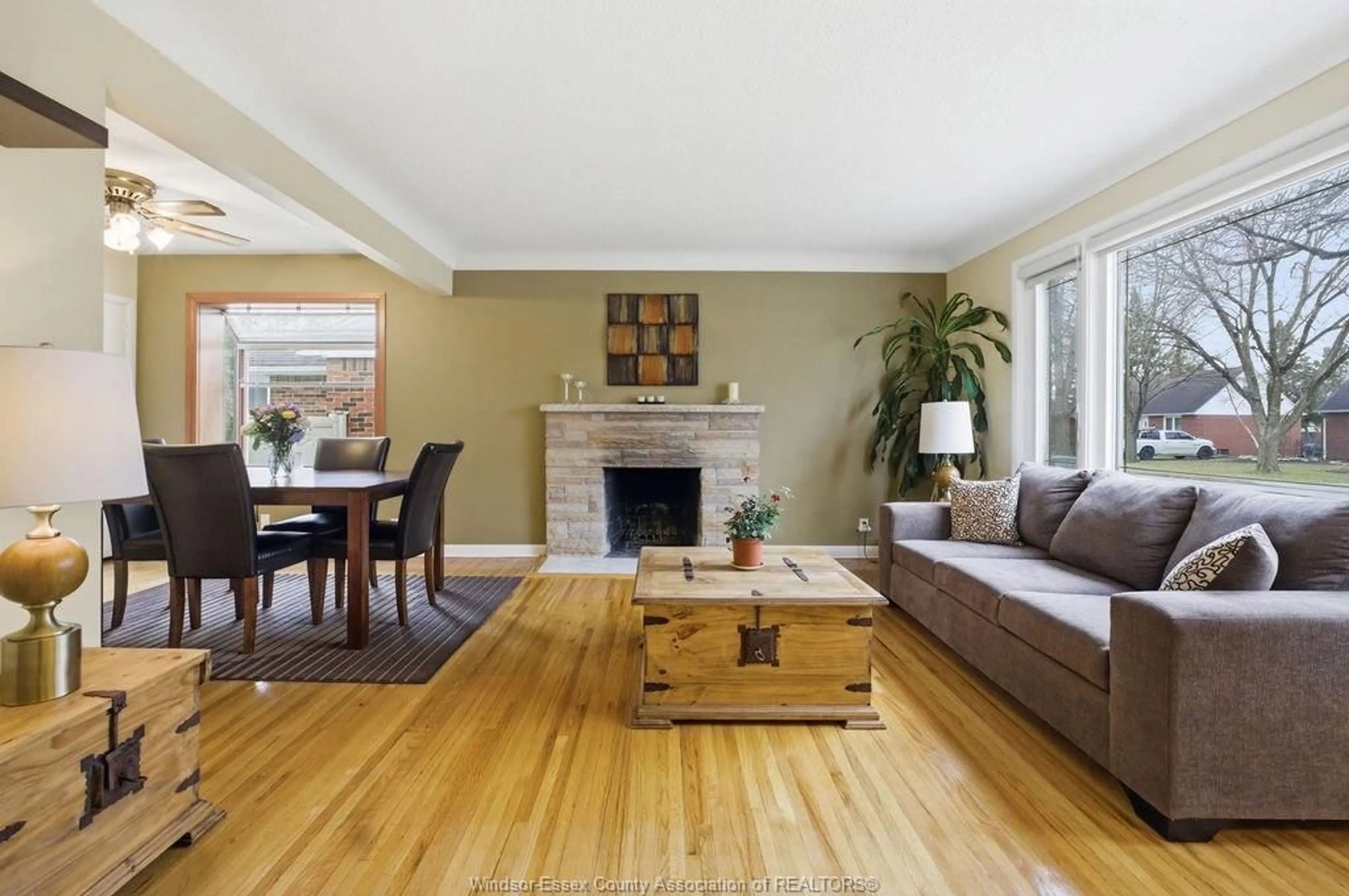 Living room with furniture, wood/laminate floor for 2550 VIRGINIA PARK, Windsor Ontario N9E 2B4