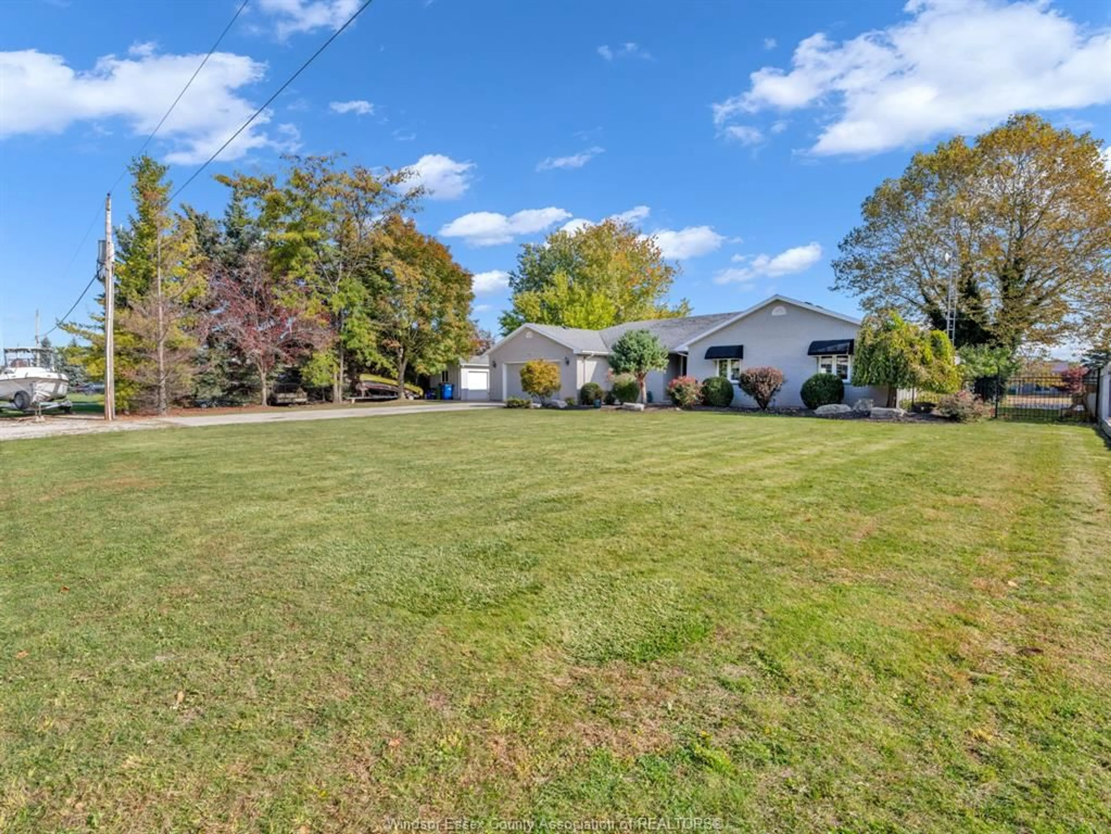 A pic from outside/outdoor area/front of a property/back of a property/a pic from drone, unknown for 656 MARKHAM, Lakeshore Ontario N0P 2L0