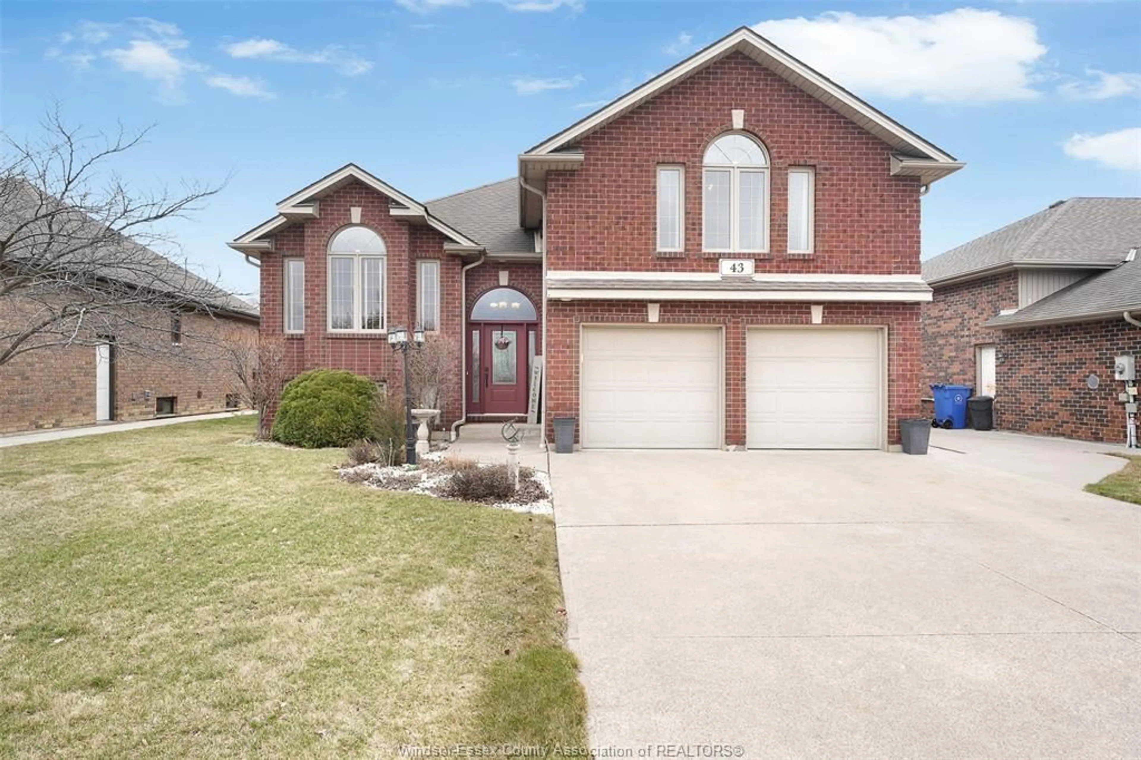 Home with brick exterior material, street for 43 OXFORD Cres, Amherstburg Ontario N9V 4E5