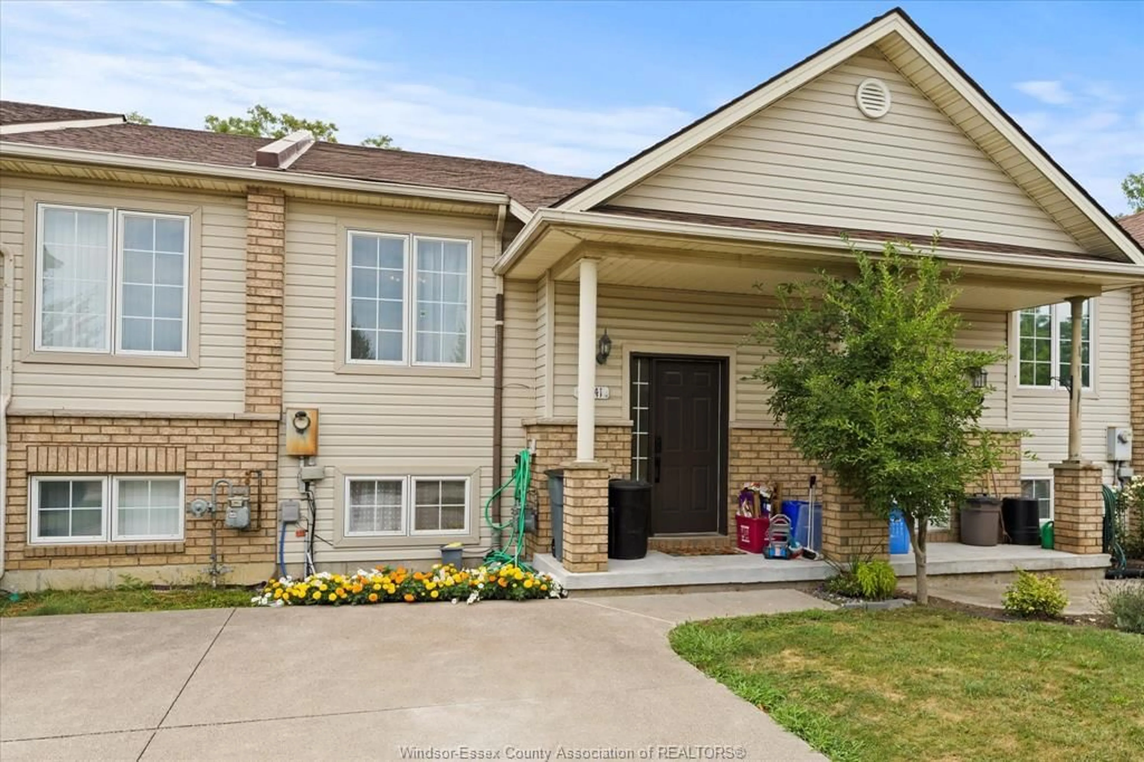 Unknown for 4241 PIONEER Ave, Windsor Ontario N9G 2W9