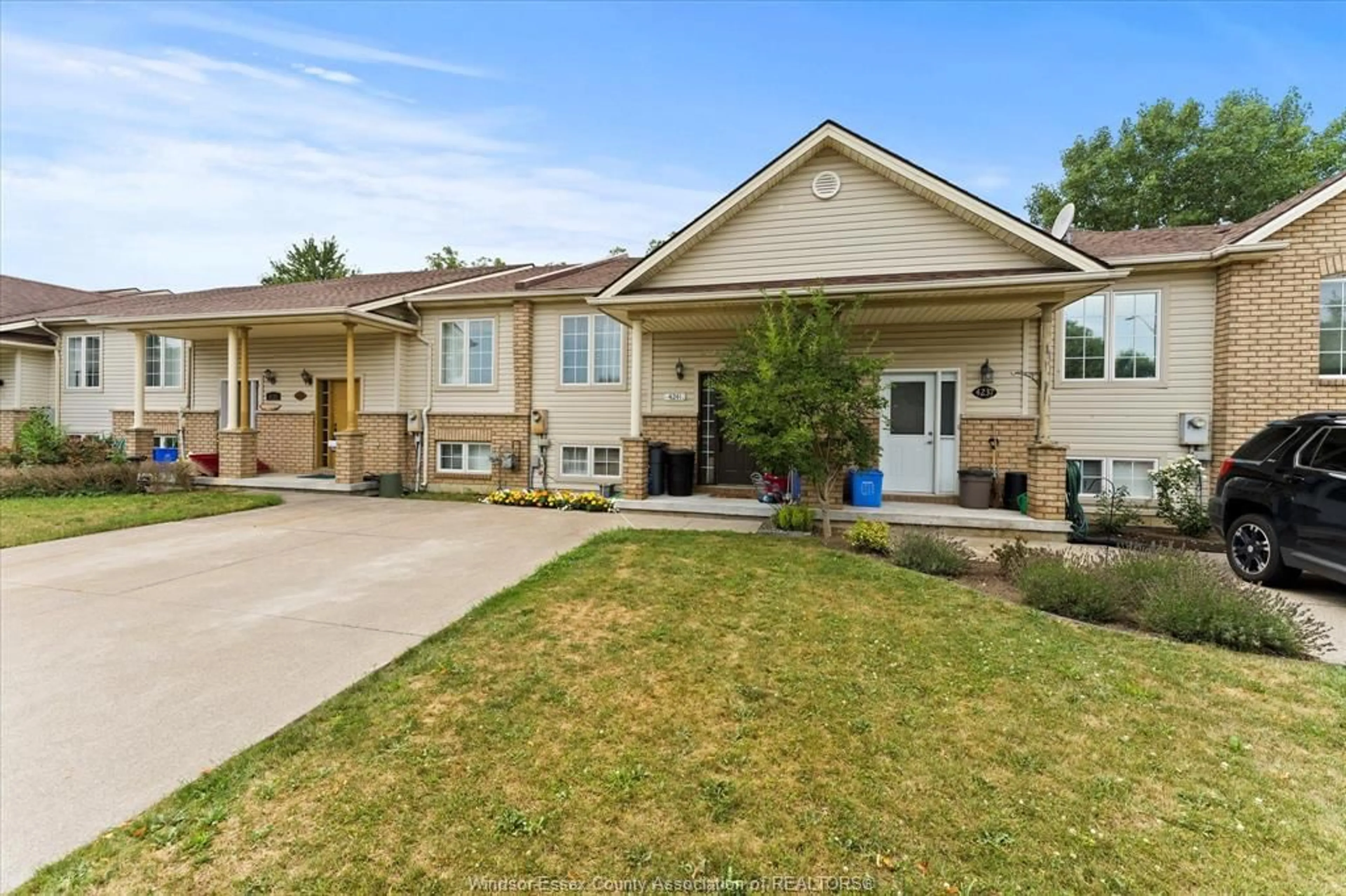 Home with vinyl exterior material, street for 4241 PIONEER Ave, Windsor Ontario N9G 2W9