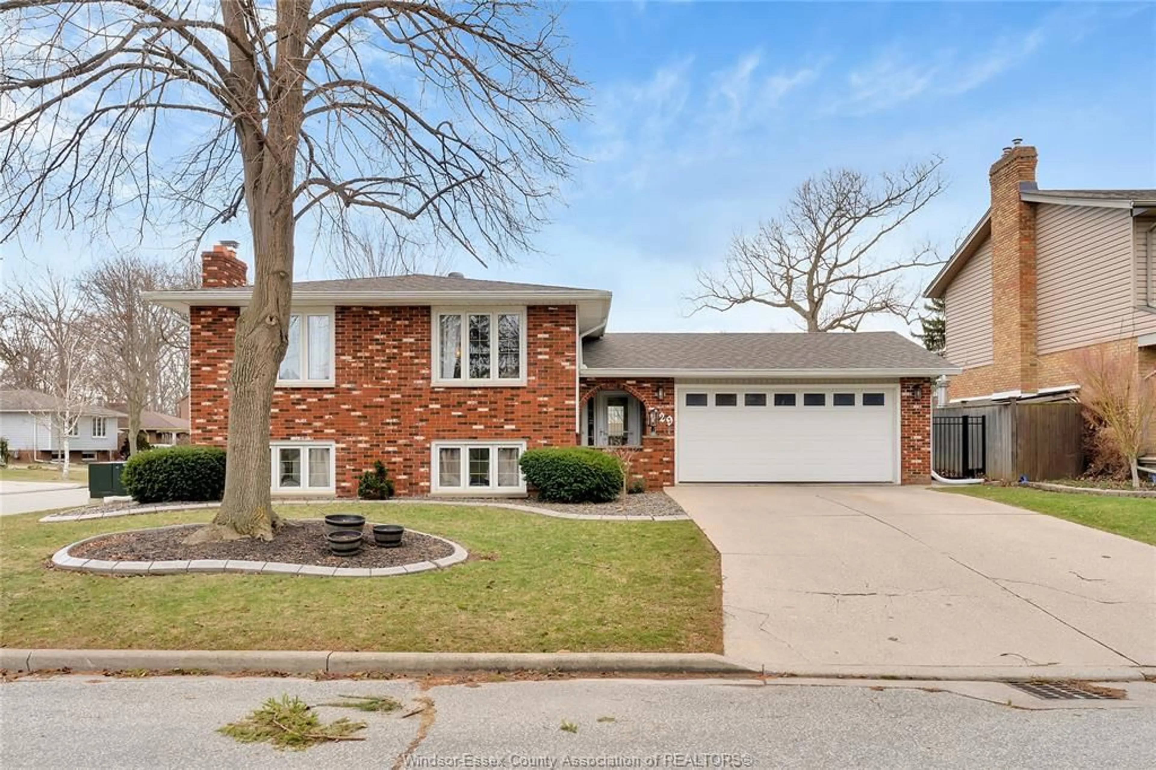 Home with brick exterior material, street for 7129 ISABELLE Crt, Windsor Ontario N9S 4J6