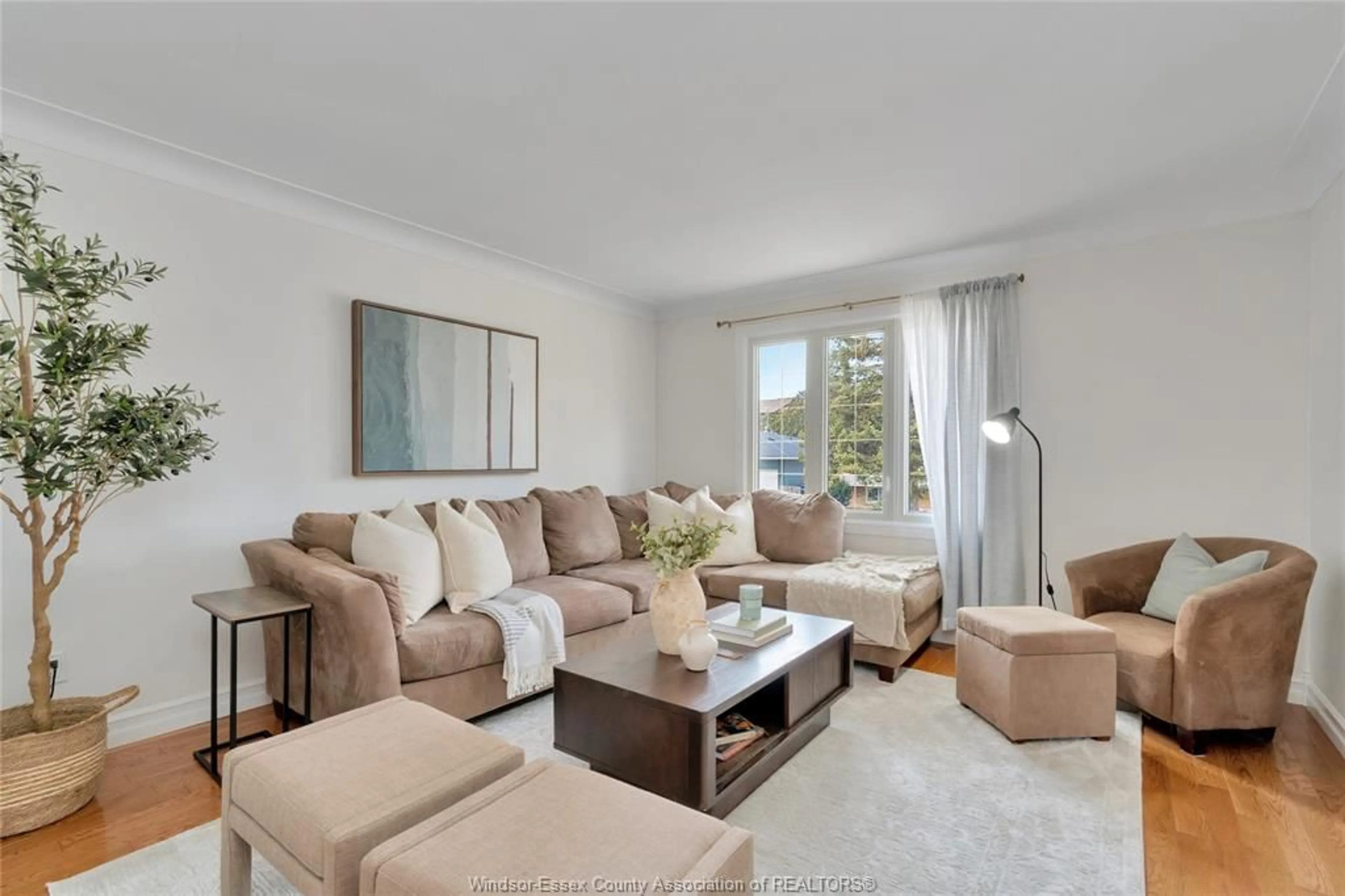 Living room with furniture, unknown for 7129 ISABELLE Crt, Windsor Ontario N9S 4J6