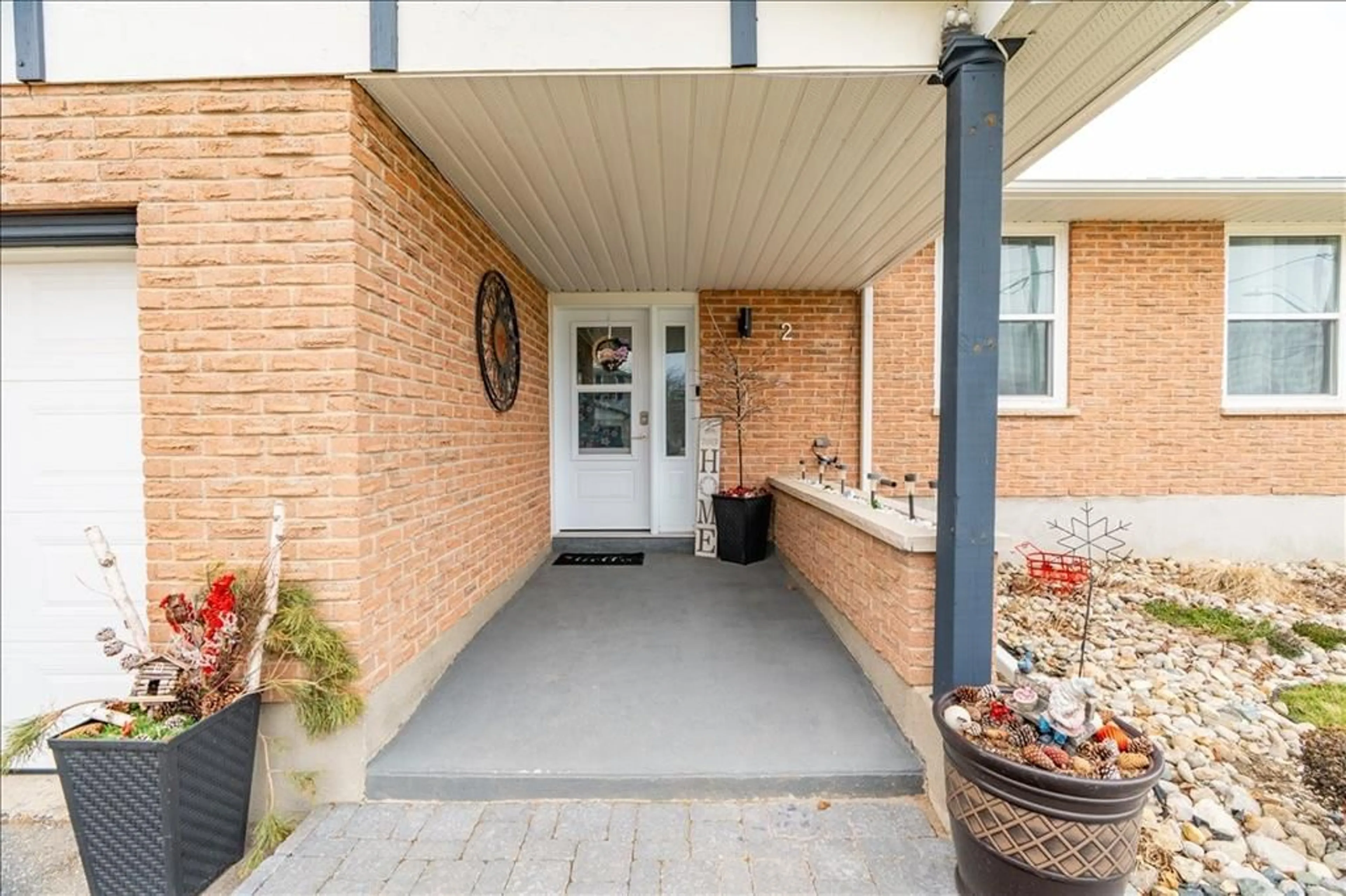 Unknown for 2 JUNIPER Pl, Lambton Shores Ontario N0N 1J0