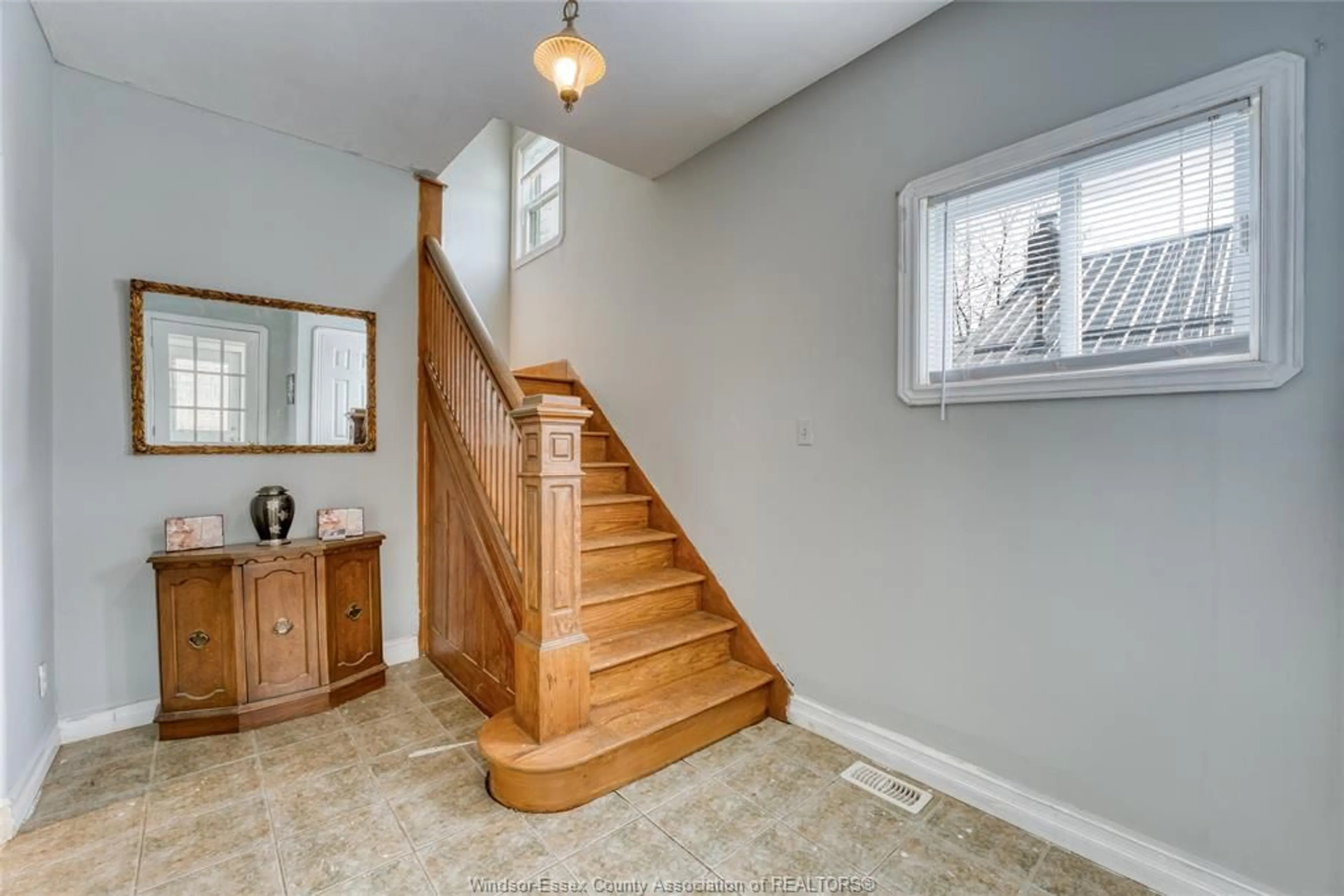 Unknown for 46 Chestnut, Leamington Ontario N8H 3K3