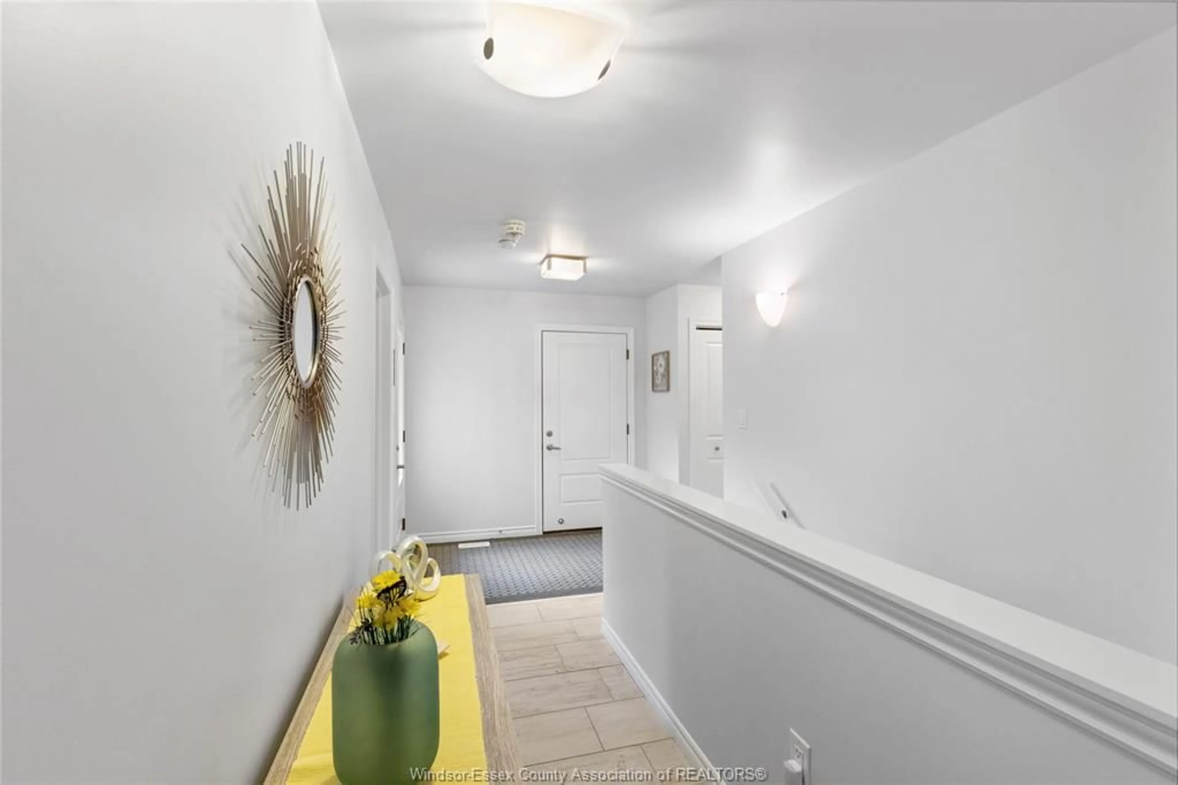 Indoor entryway for 132 RIVERFRONT Pk, Amherstburg Ontario N9V 0B8