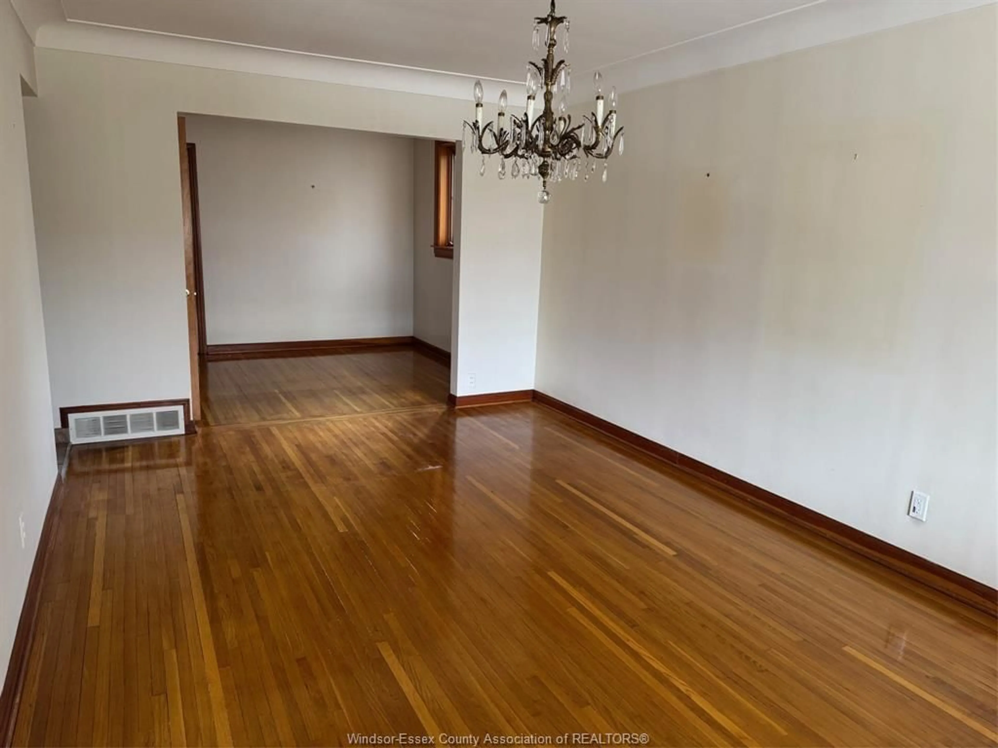 A pic of a room for 431 FOCH Ave, Windsor Ontario N8X 2W2