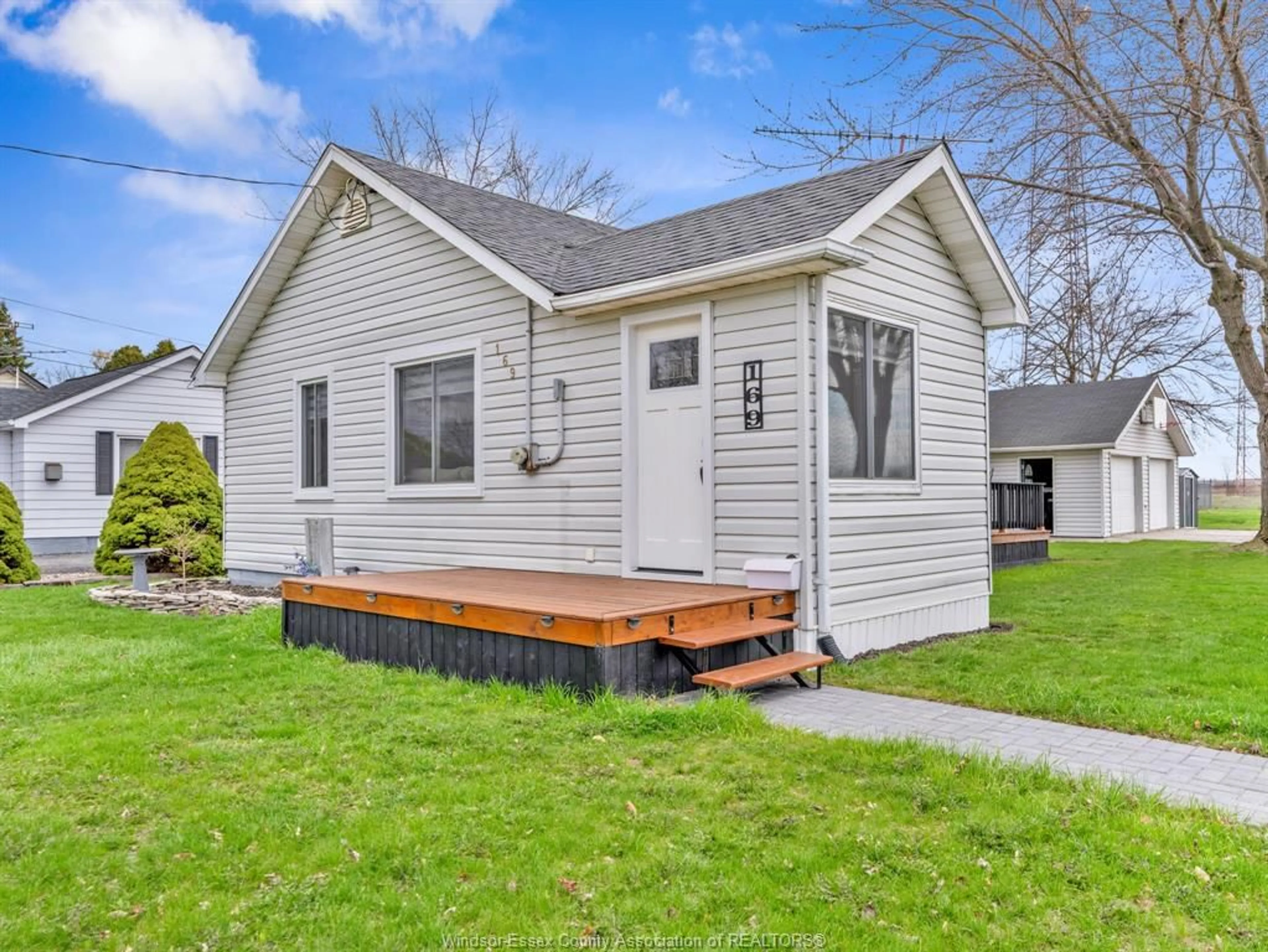 Home with vinyl exterior material, street for 169 Girard, Amherstburg Ontario N9V 2X2