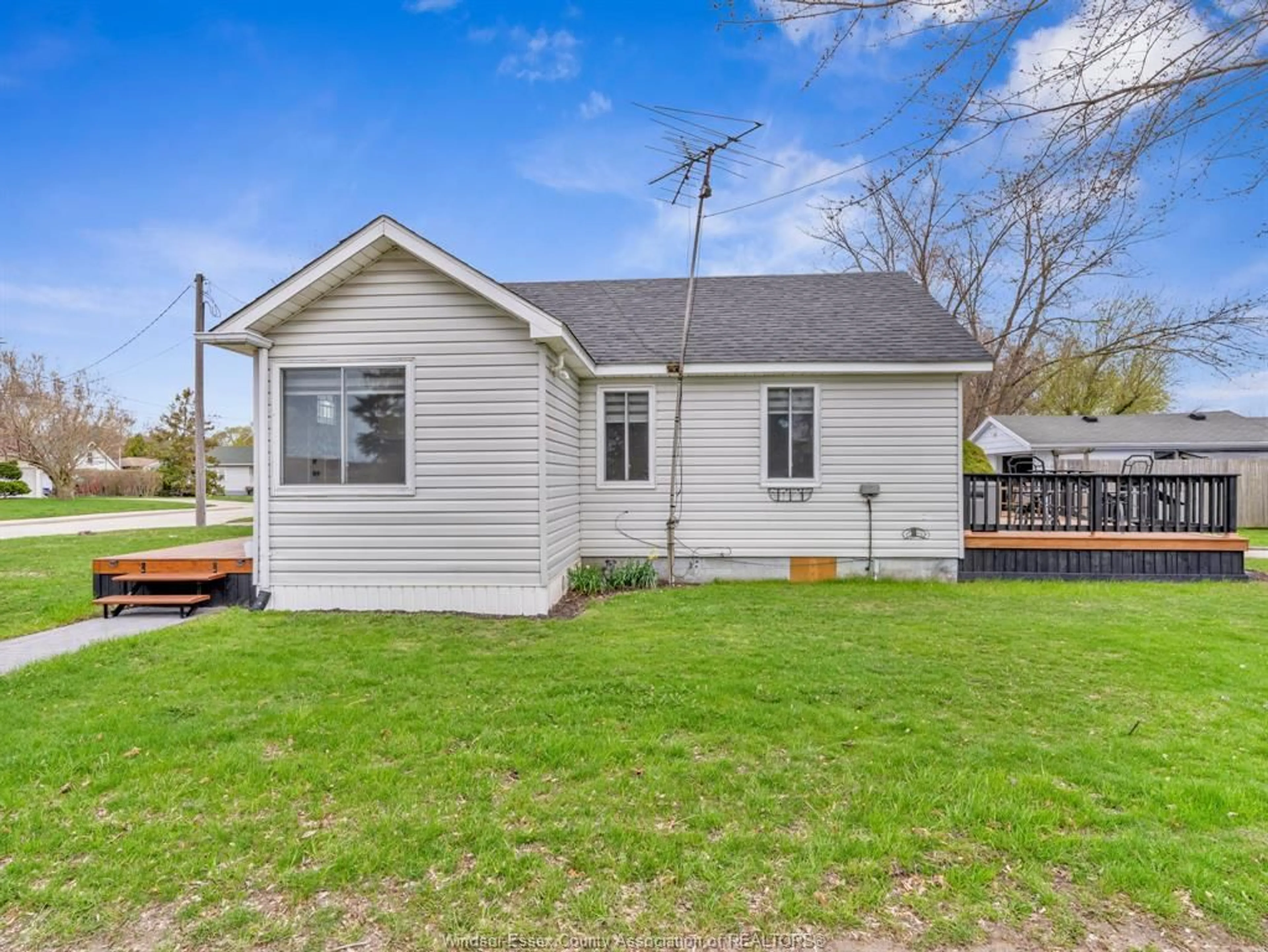 Unknown for 169 Girard, Amherstburg Ontario N9V 2X2