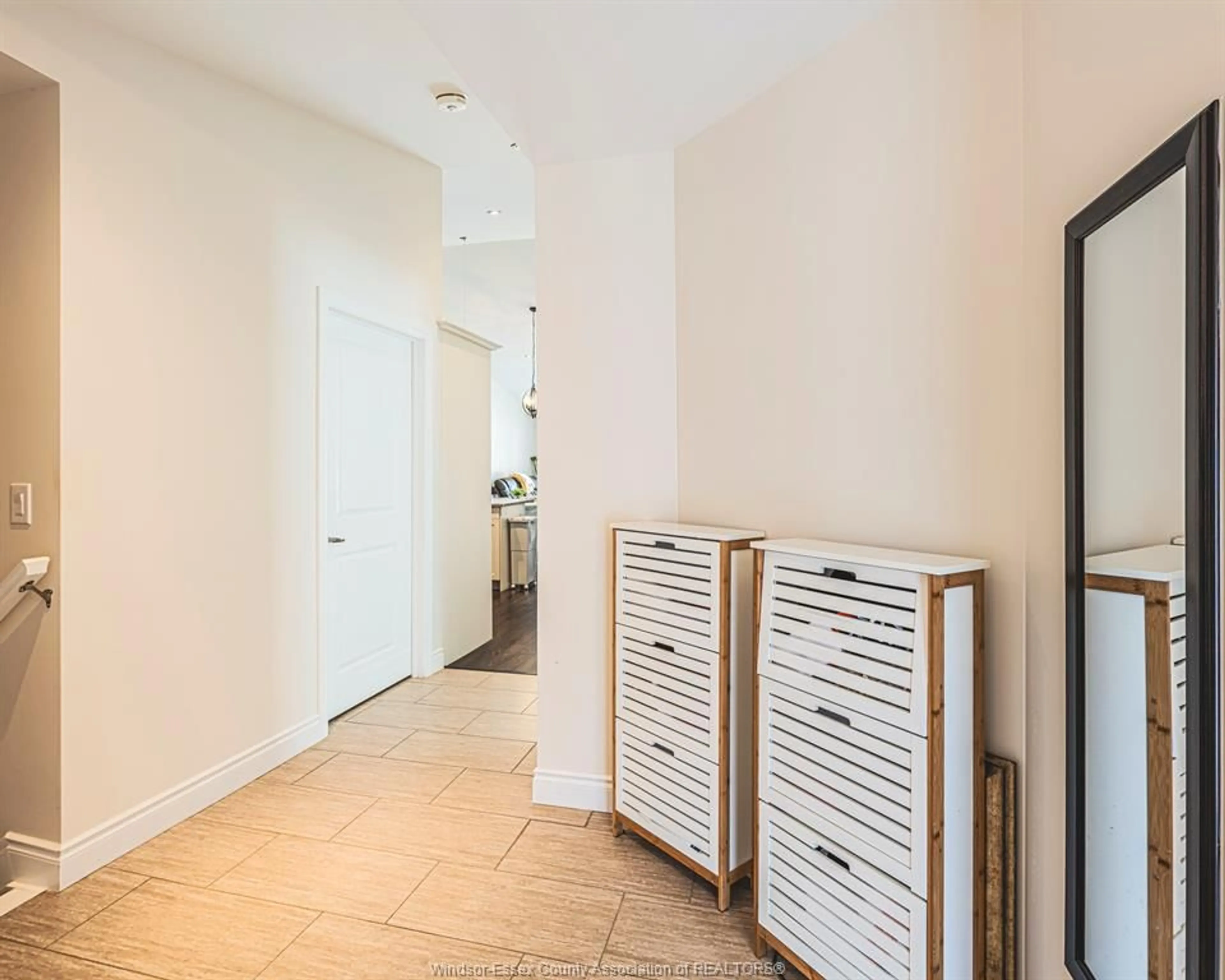 Unknown for 2554 OLIVE, Windsor Ontario N8T 0B1