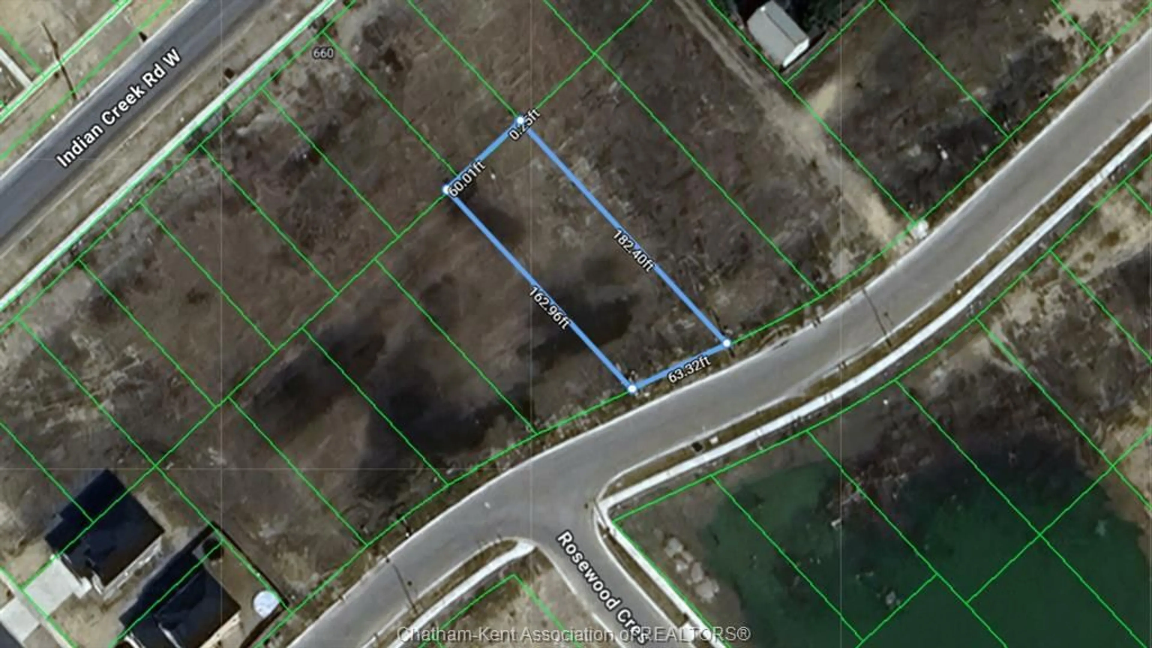 A pic from outside/outdoor area/front of a property/back of a property/a pic from drone, street for 27 Rosewood Cres, Chatham Ontario N7M 0V4