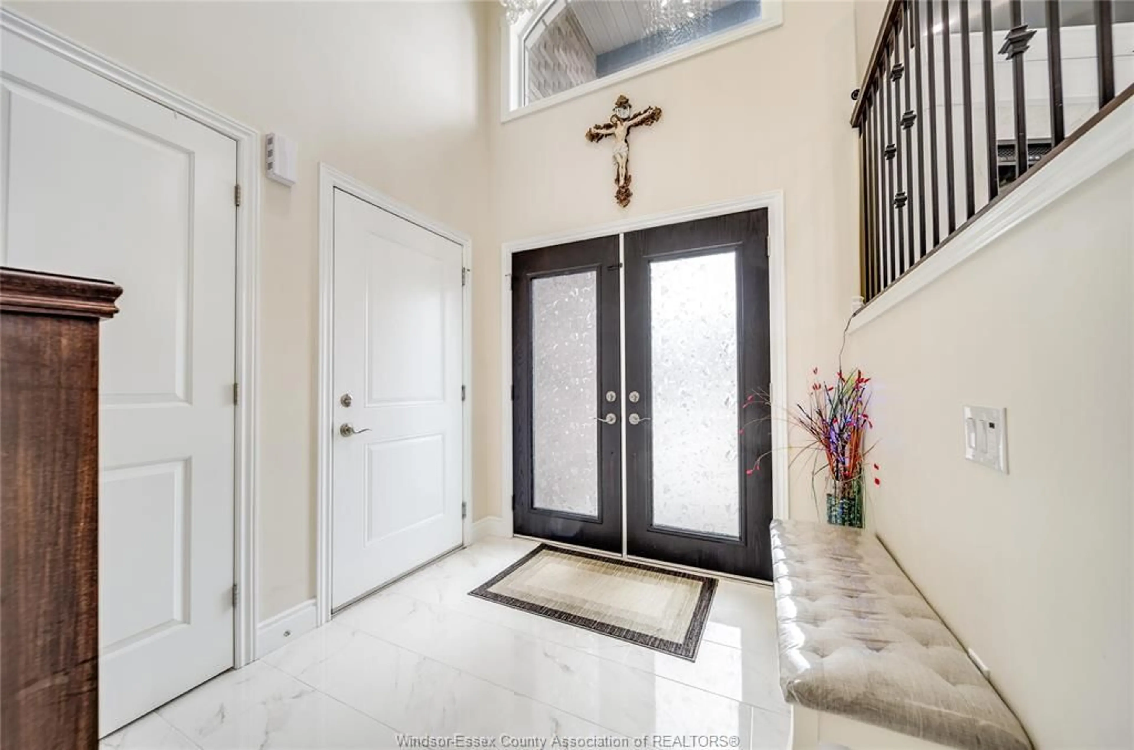 Indoor foyer for 1649 BARKLEY Ave, Windsor Ontario N8P 0E8