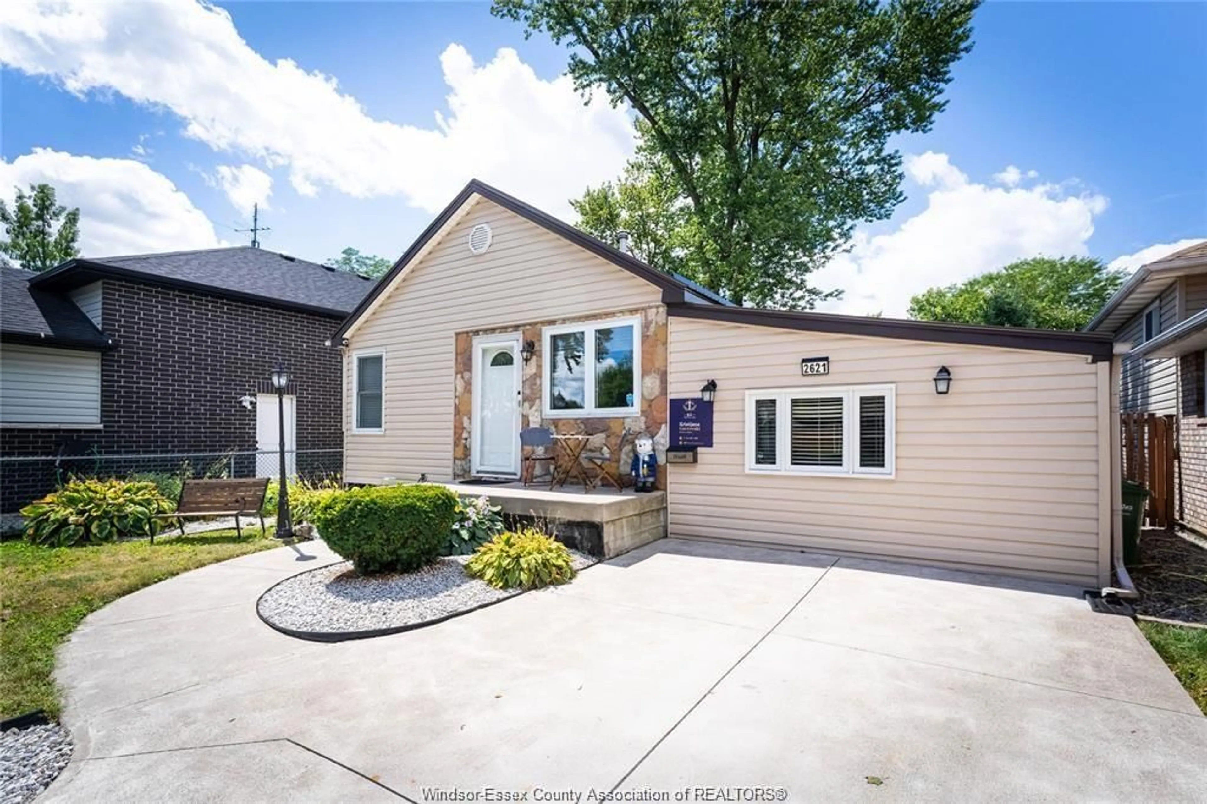 Unknown for 2621 TOURANGEAU, Windsor Ontario N8W 4P2