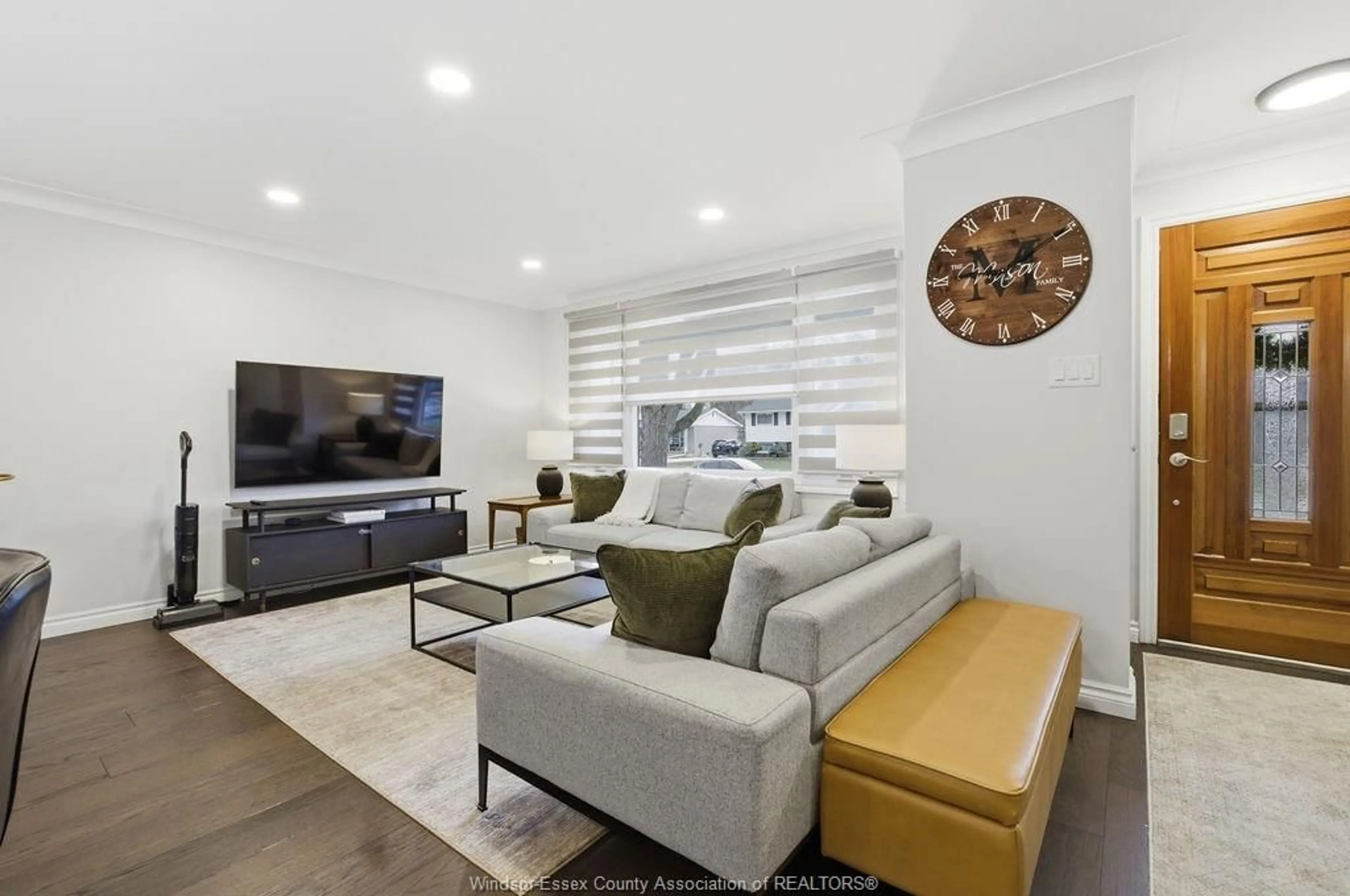 Living room with furniture, unknown for 3359 ASKIN Ave, Windsor Ontario N9E 3J6