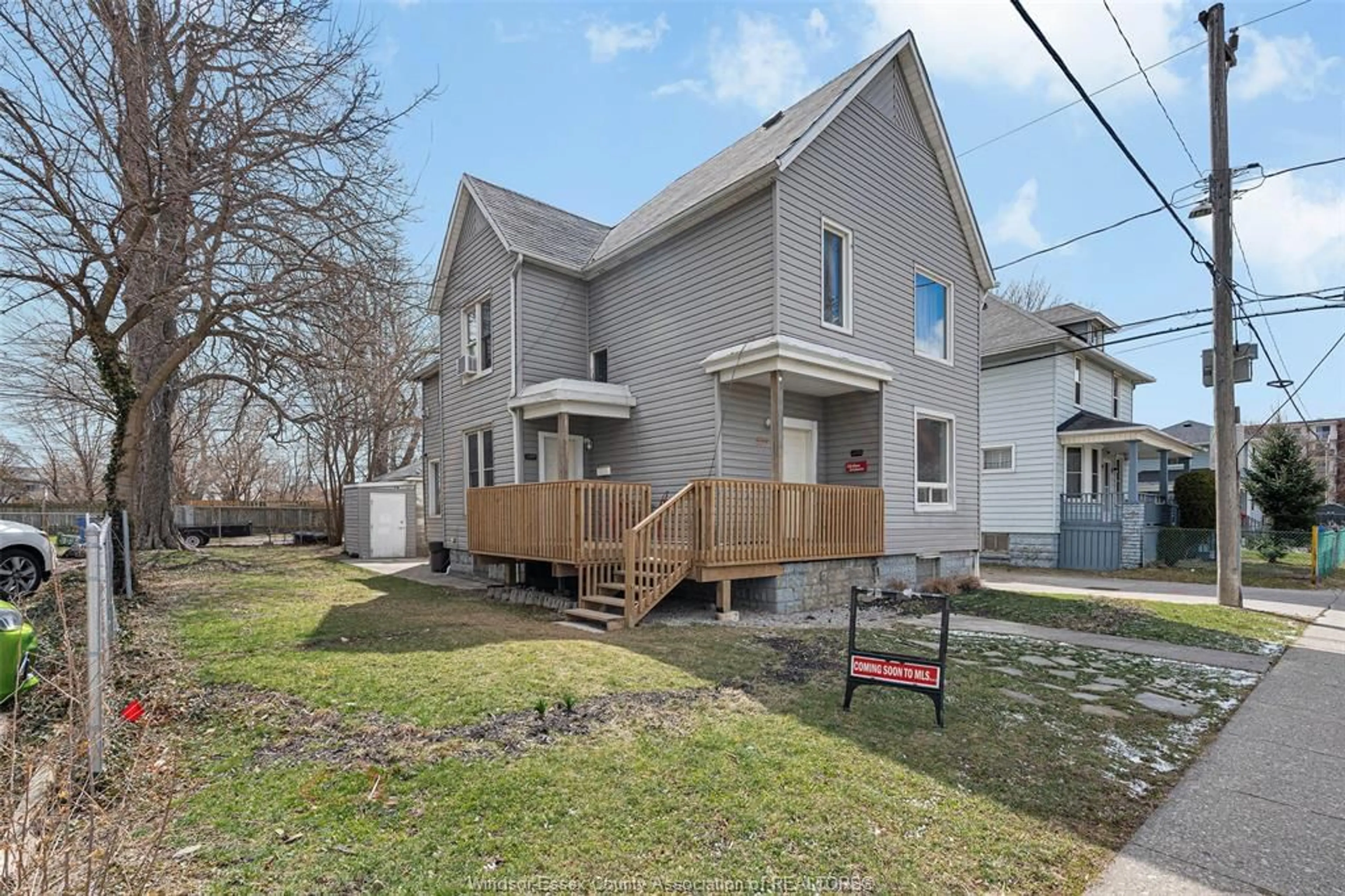 A pic from outside/outdoor area/front of a property/back of a property/a pic from drone, street for 559 ASSUMPTION, Windsor Ontario N9A 3B3