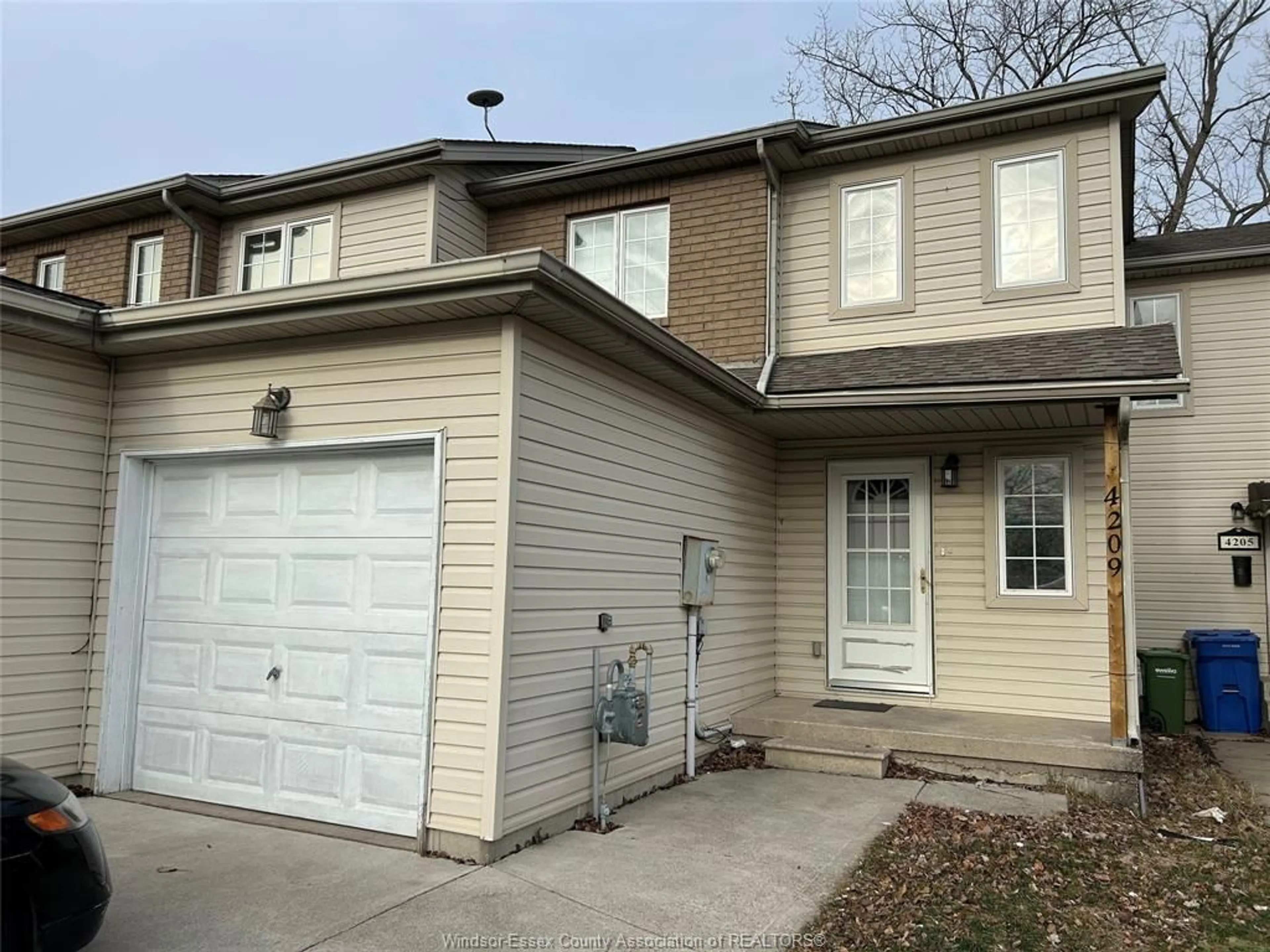 Home with vinyl exterior material, street for 4209 PIONEER Ave, Windsor Ontario N9G 2W7