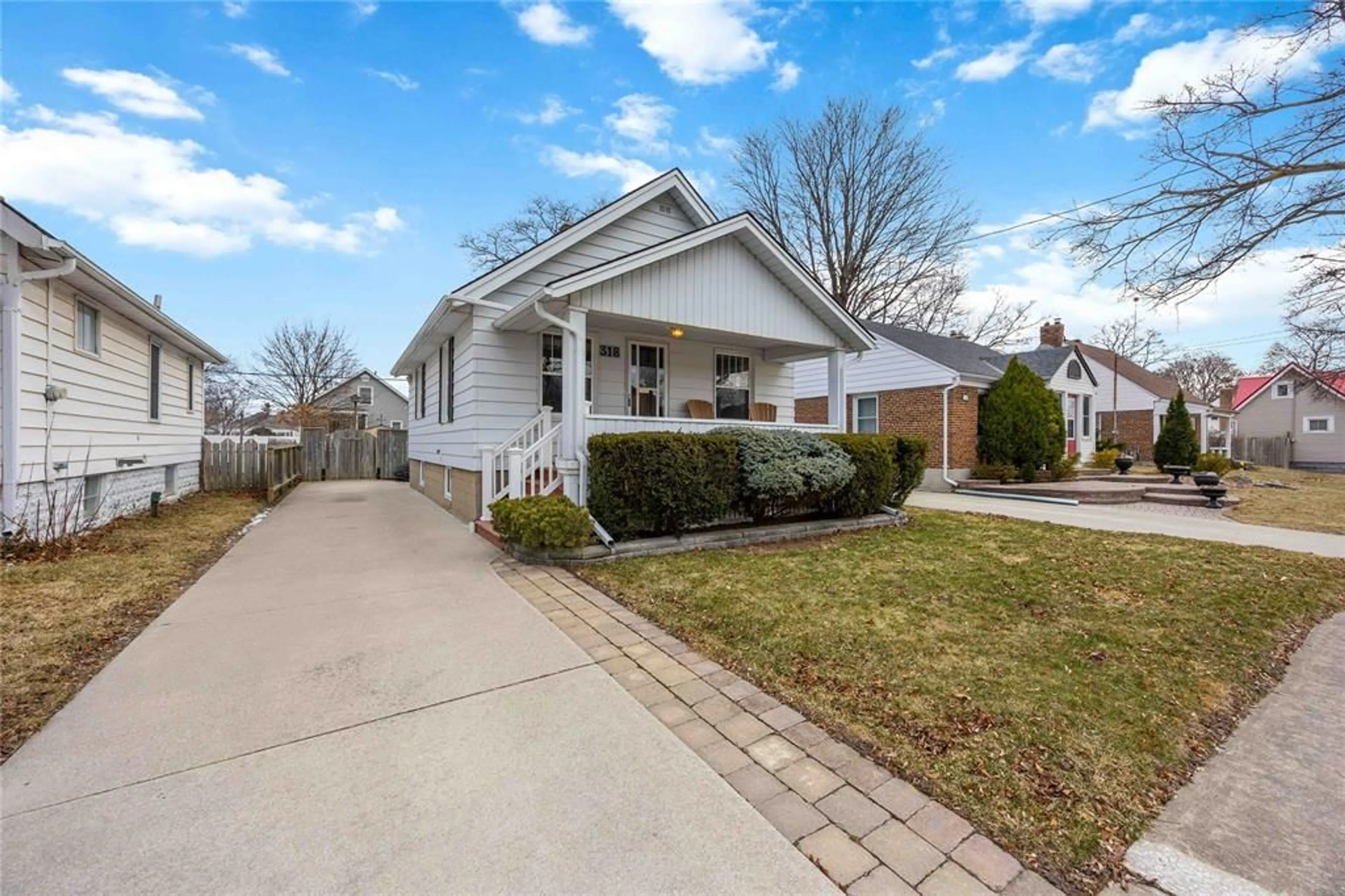 Unknown for 318 Cobden St, Sarnia Ontario N7T 4A3