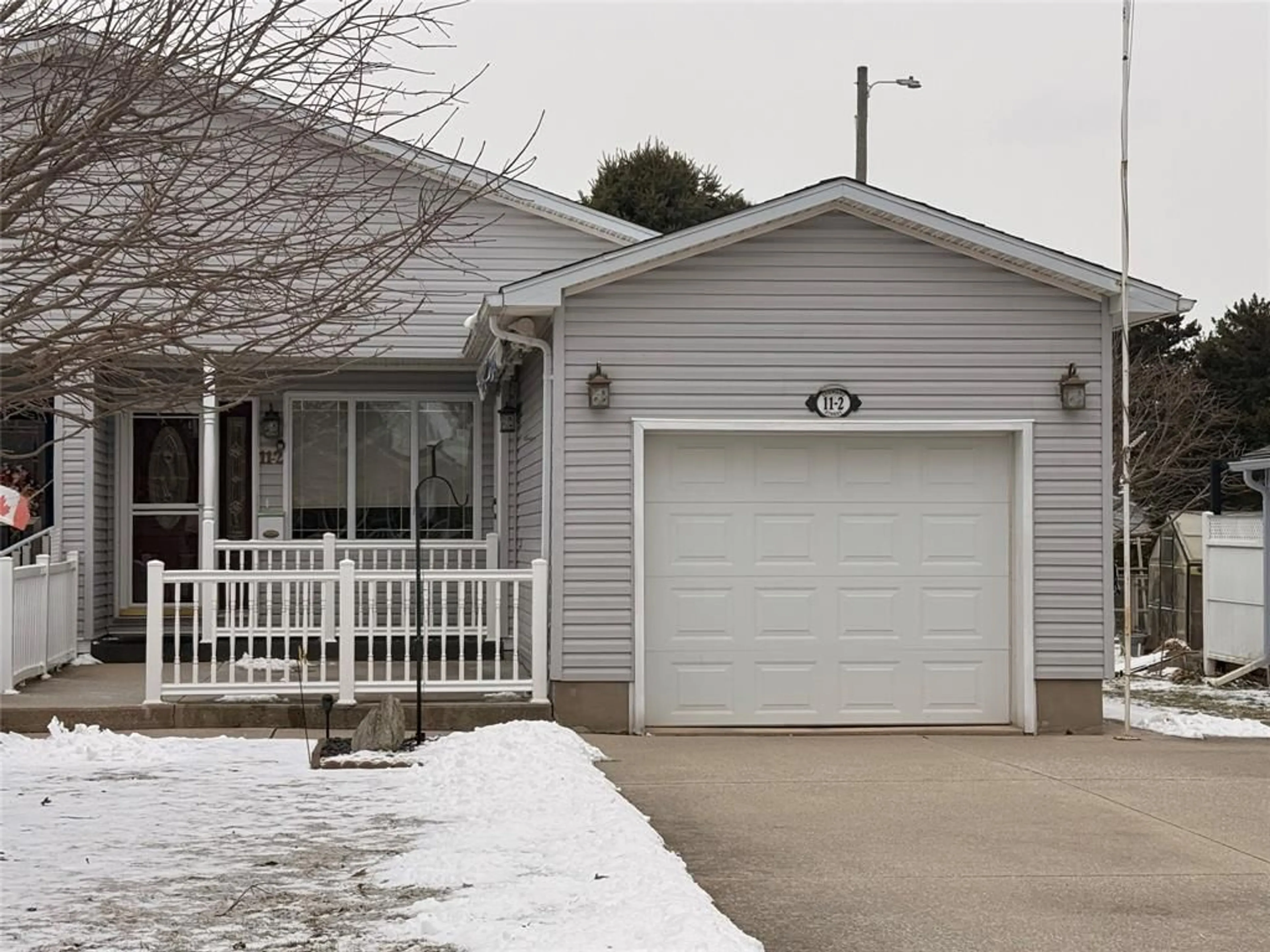 Unknown for 11-2 STEWART St, Strathroy Ontario N7G 171