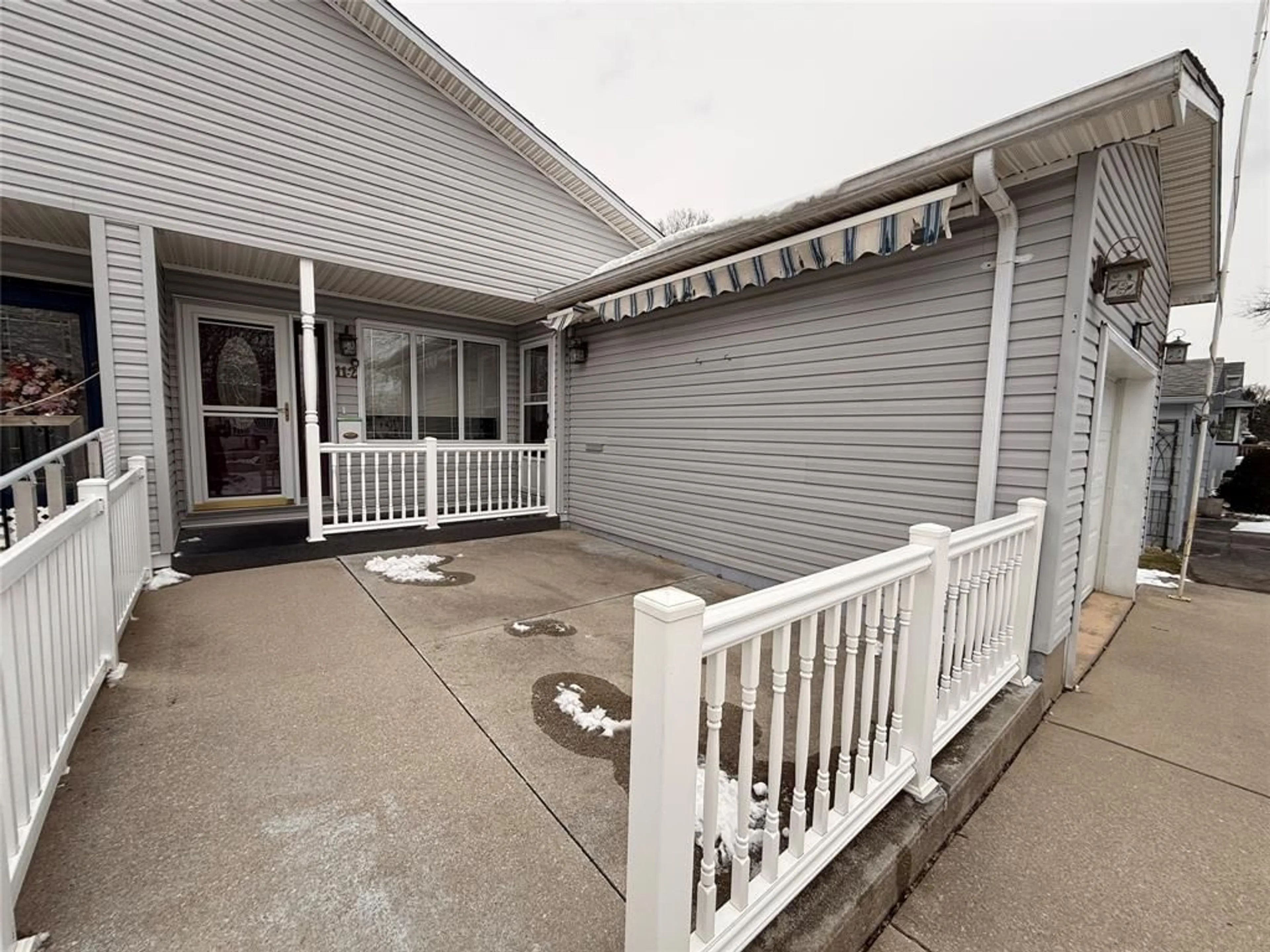 Unknown for 11-2 STEWART St, Strathroy Ontario N7G 171