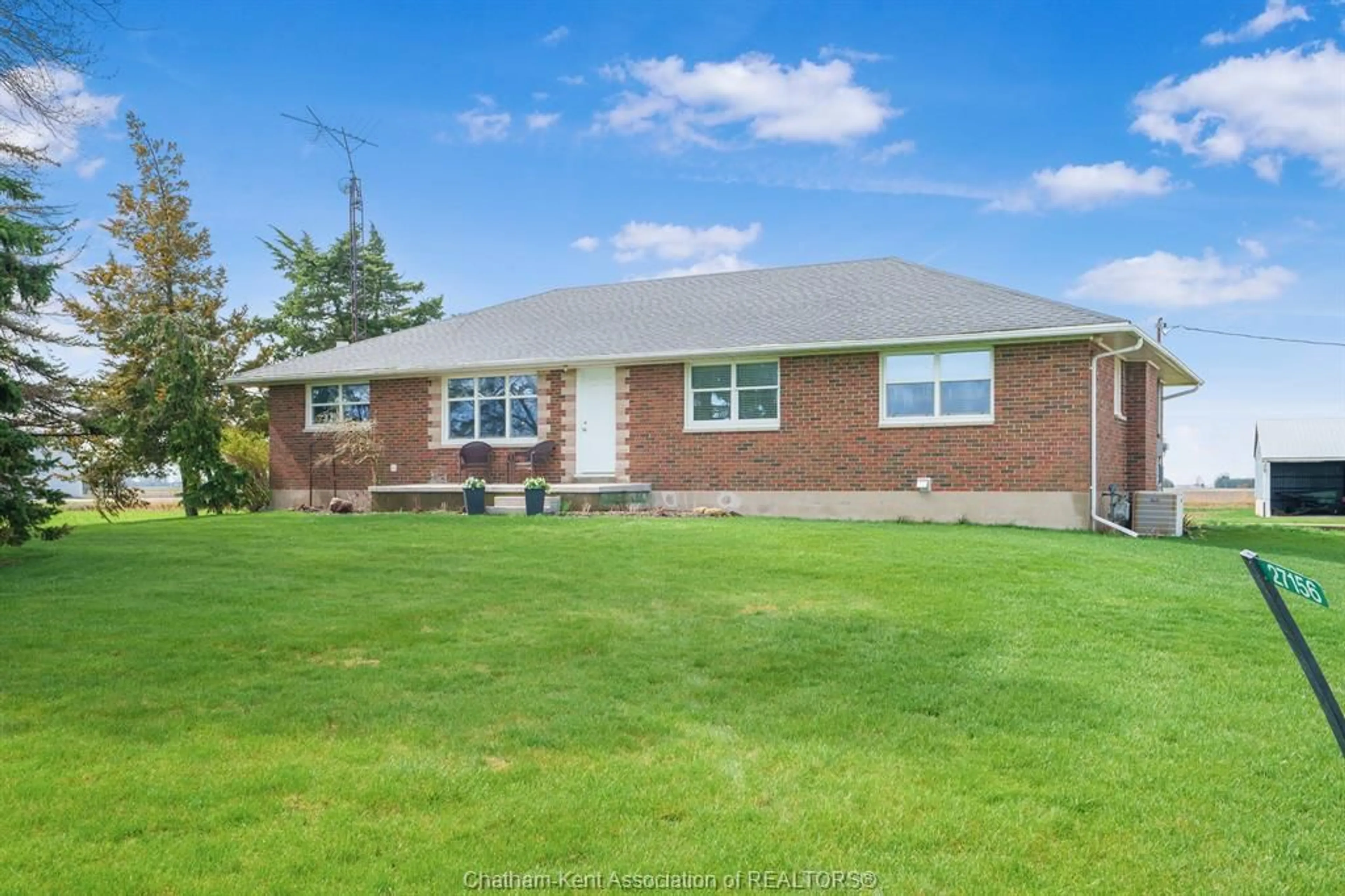 A pic from outside/outdoor area/front of a property/back of a property/a pic from drone, unknown for 27156 St Clair Rd, Wallaceburg Ontario N8A 4L3