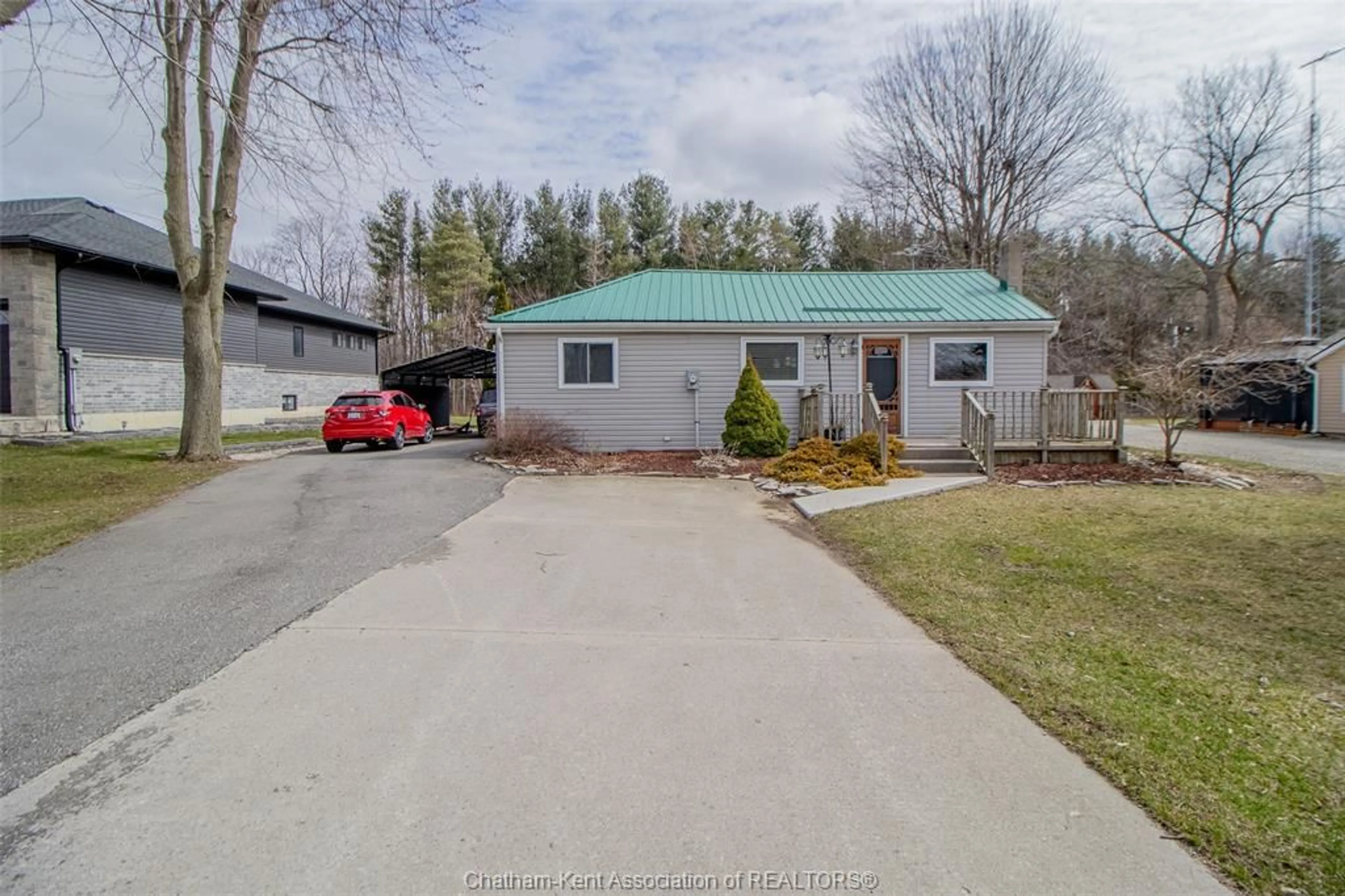 A pic from outside/outdoor area/front of a property/back of a property/a pic from drone, street for 29909 WEST BOTHWELL Rd, Bothwell Ontario N0P 1C0