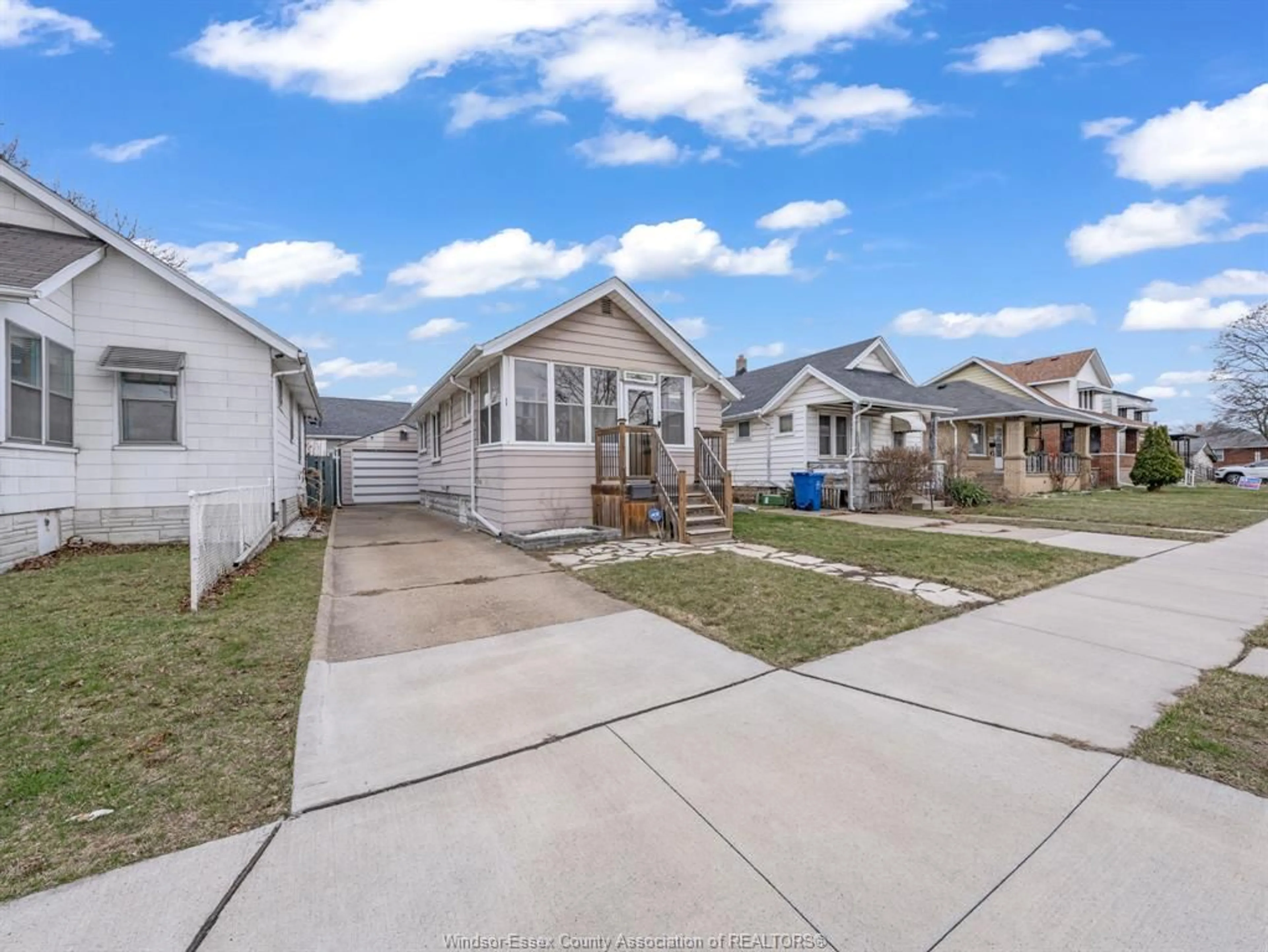 A pic from outside/outdoor area/front of a property/back of a property/a pic from drone, street for 410 FOCH Ave, Windsor Ontario N8X 2W1