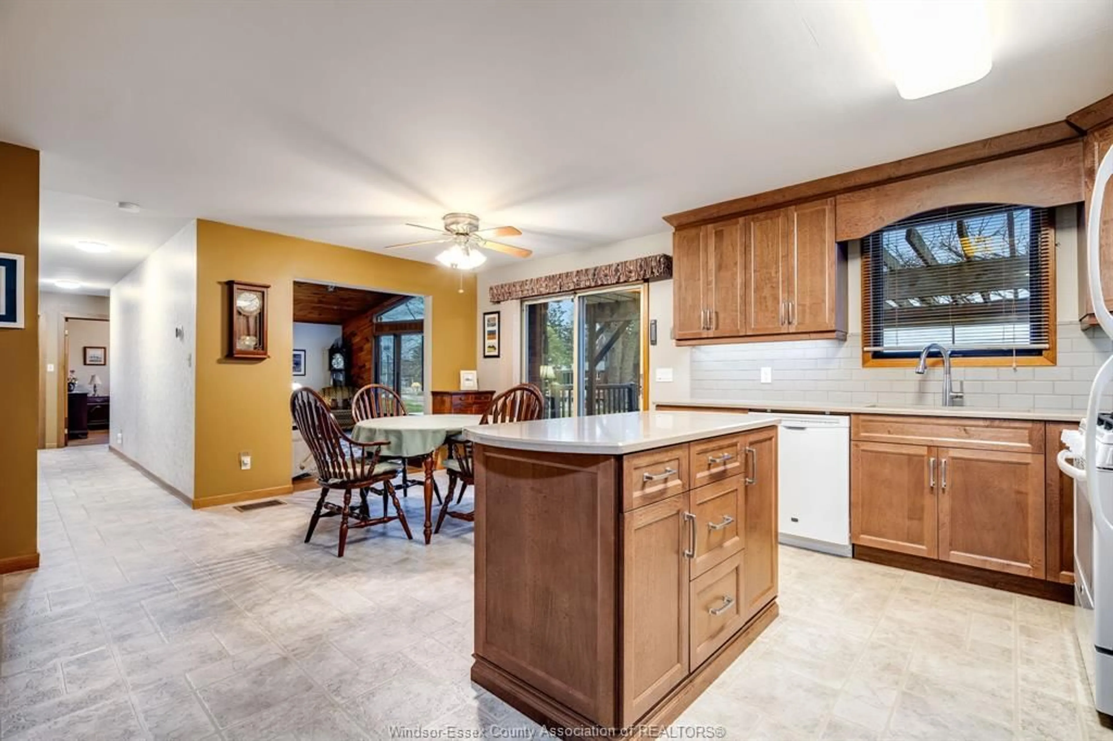 Open concept kitchen, ceramic/tile floor for 755 REAUME, Lighthouse Cove Ontario N0P 2L0