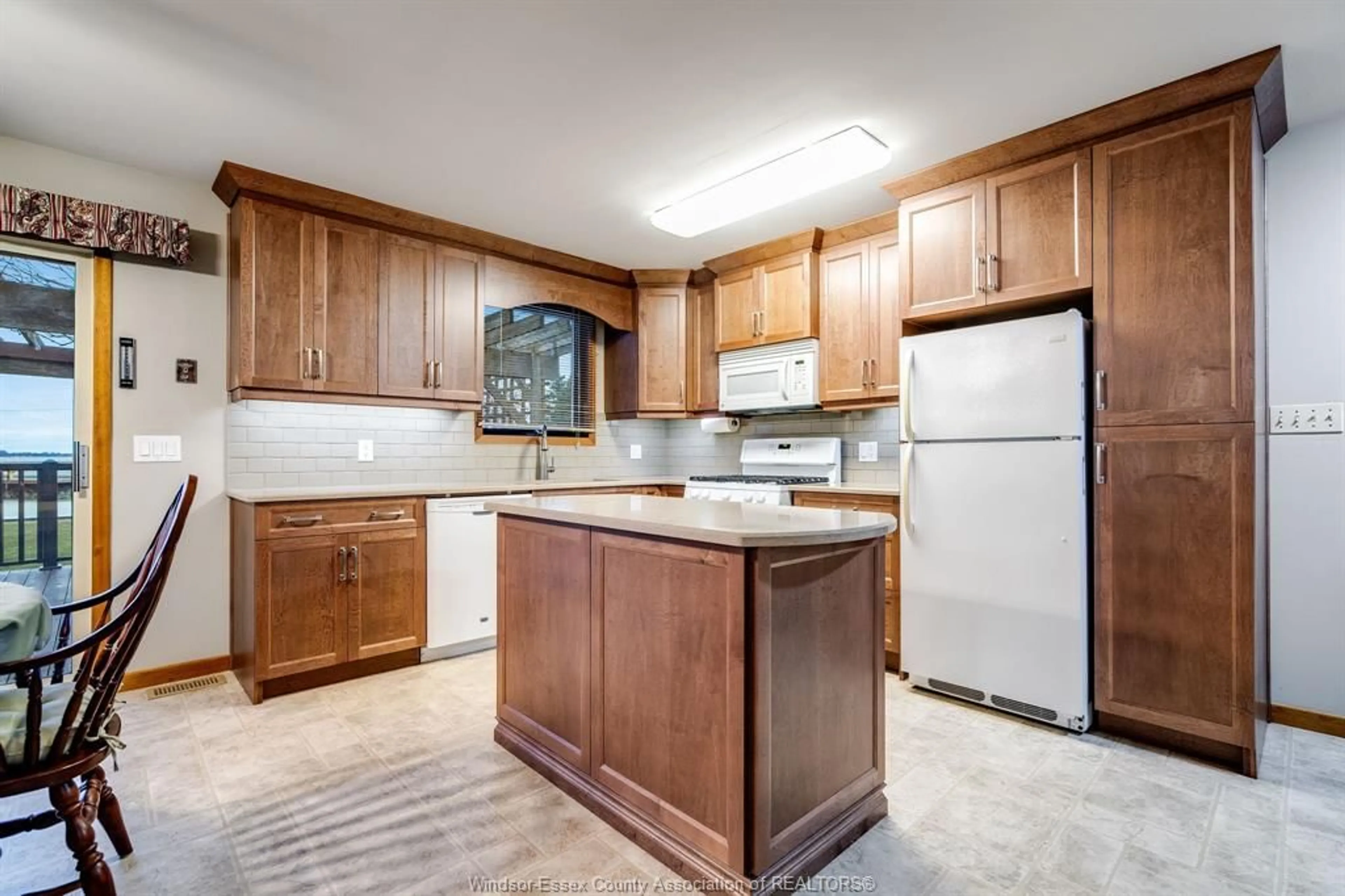 Standard kitchen, unknown for 755 REAUME, Lighthouse Cove Ontario N0P 2L0