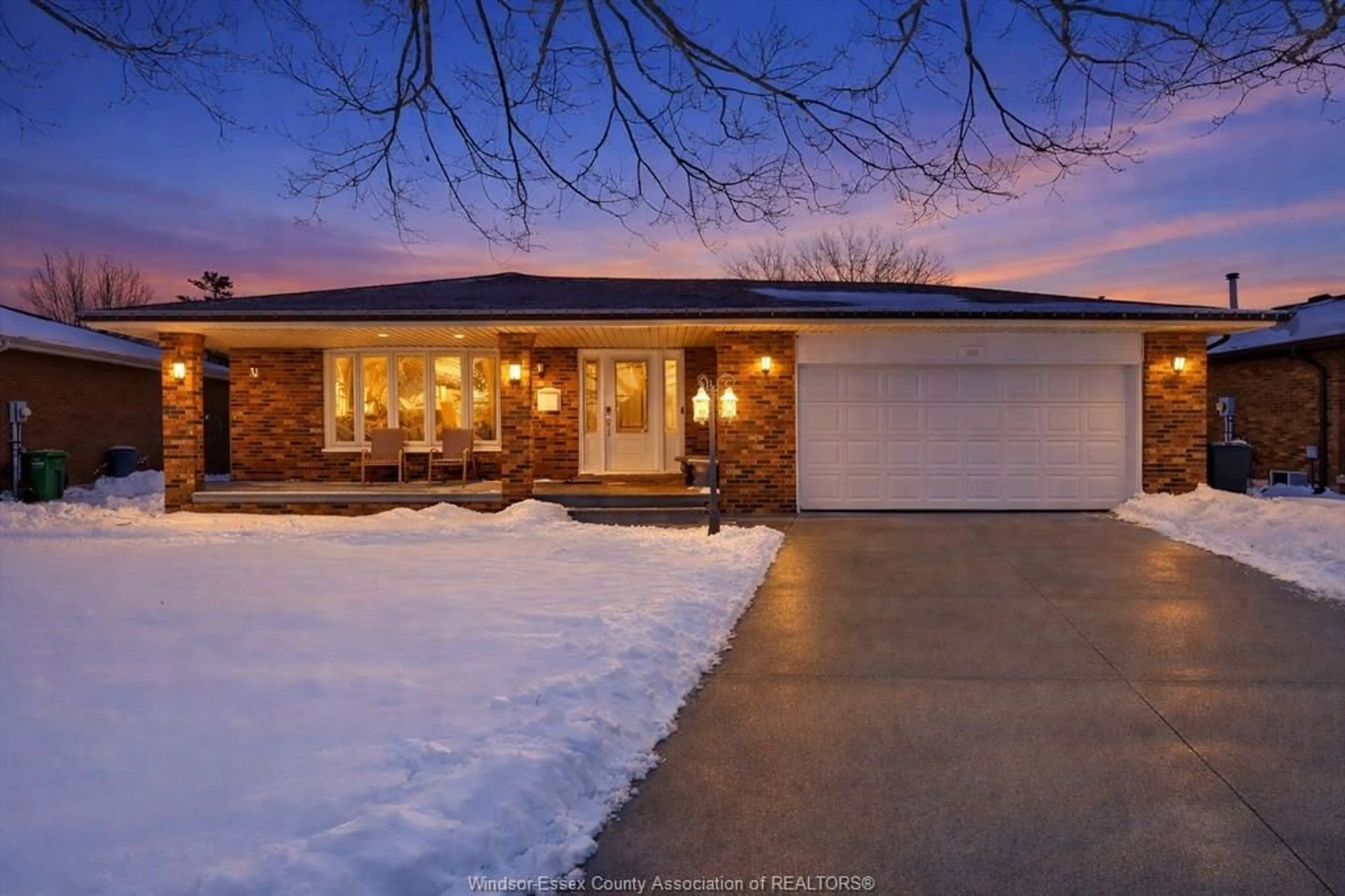 Home with brick exterior material, street for 386 WOODRIDGE, Tecumseh Ontario N8N 3A8