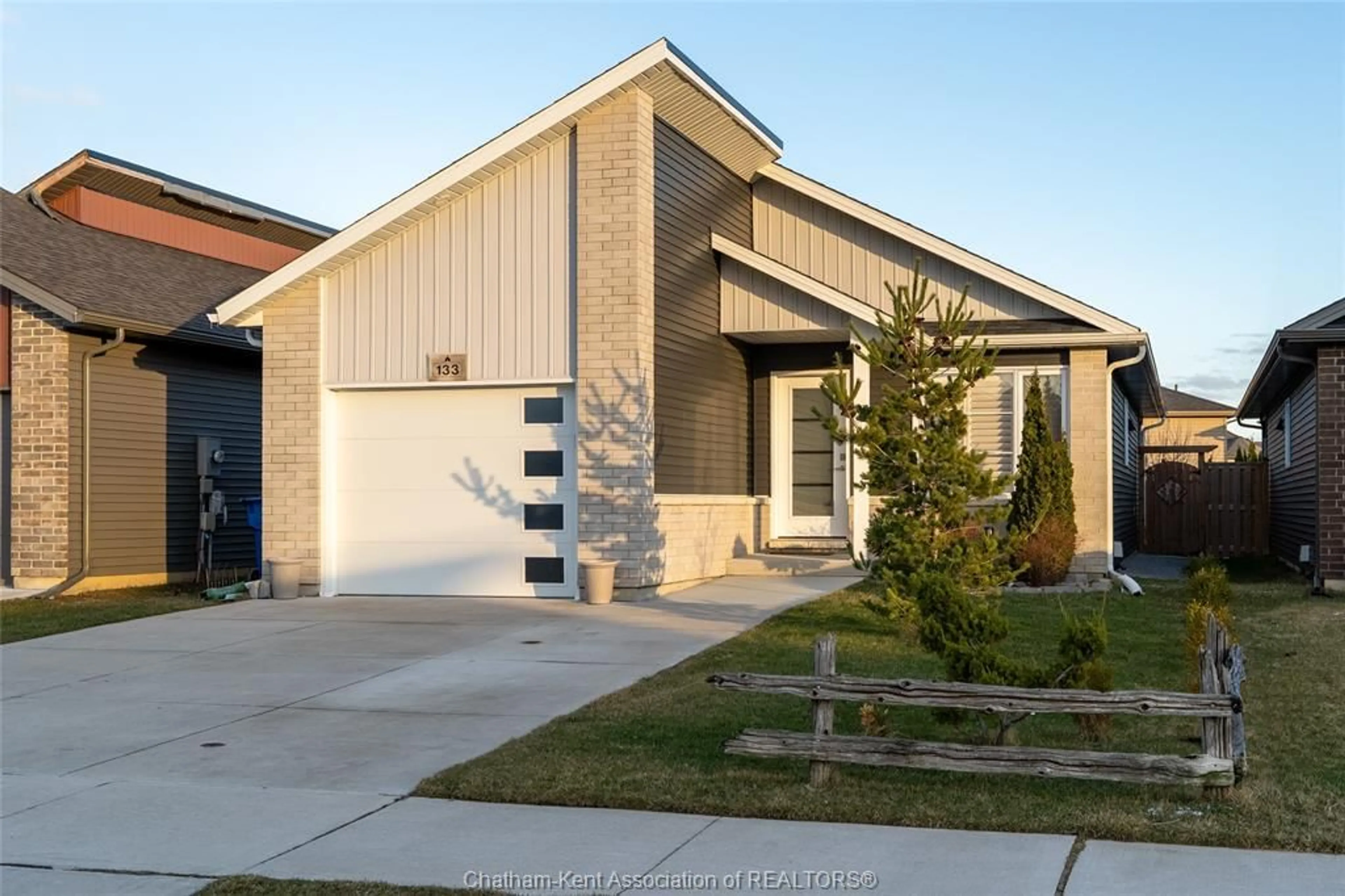 Home with brick exterior material, street for 133 Moonstone Cres, Chatham Ontario N7M 0S2