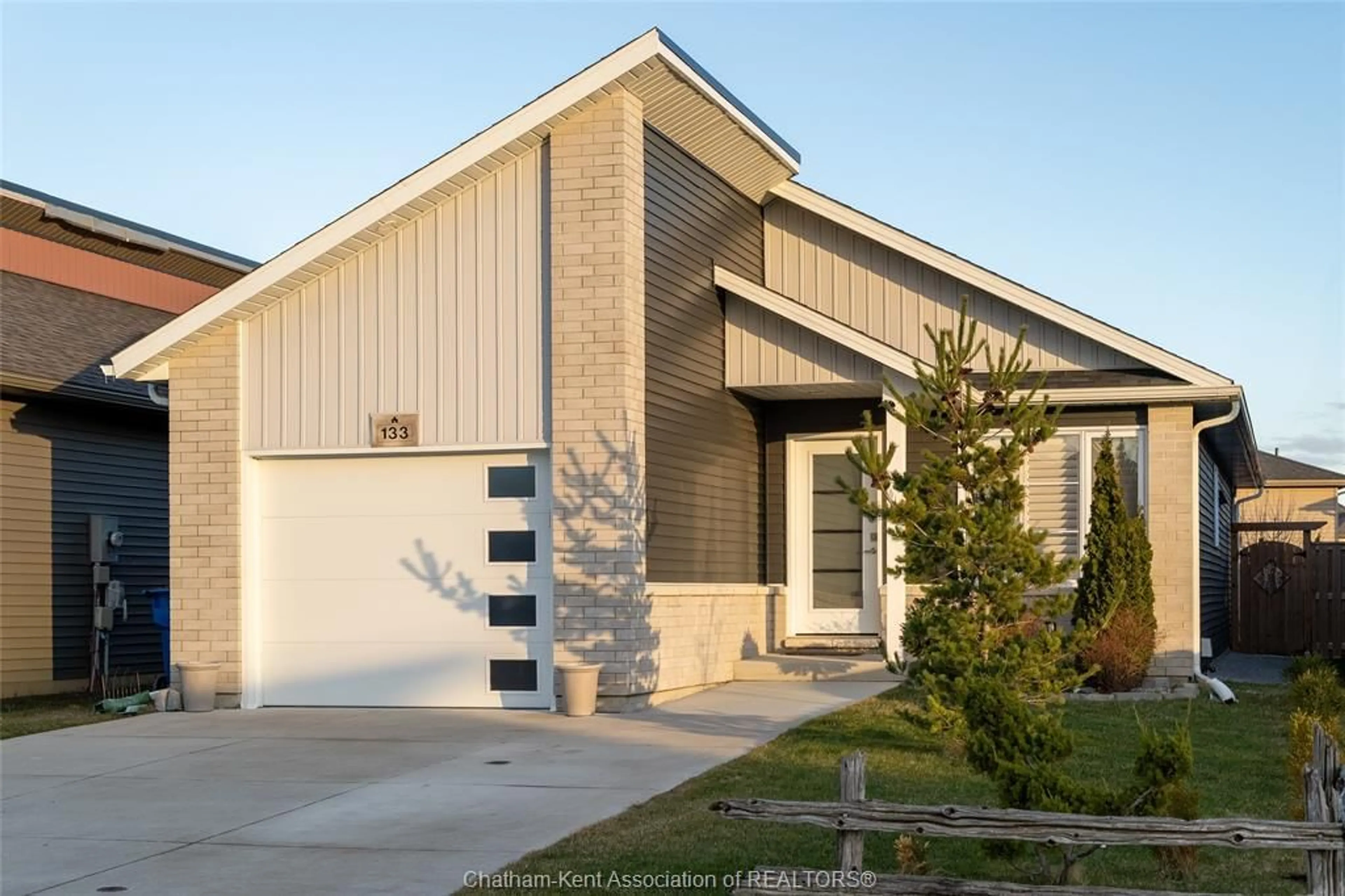 Home with brick exterior material, street for 133 Moonstone Cres, Chatham Ontario N7M 0S2