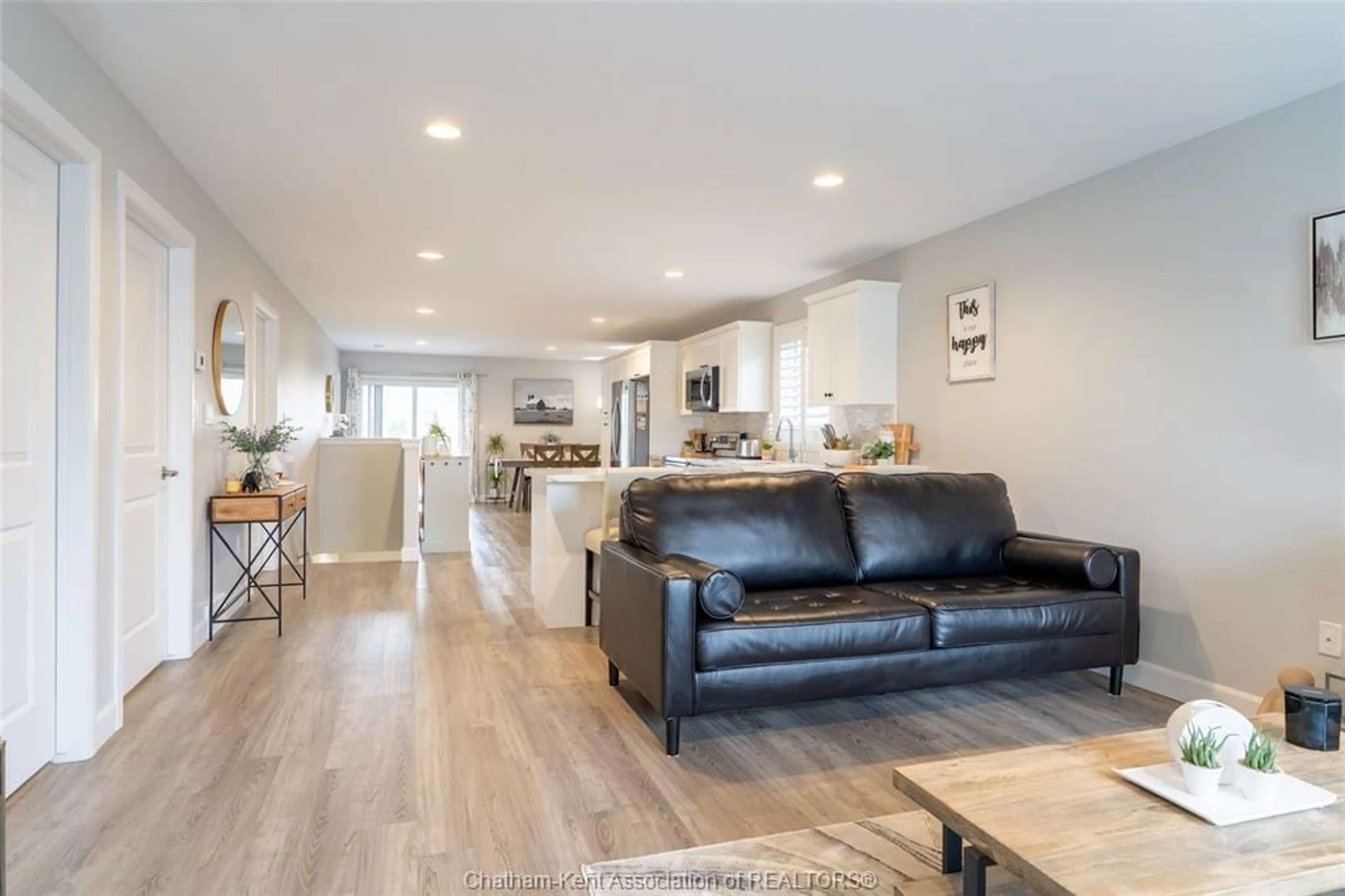 Open concept kitchen, unknown for 133 Moonstone Cres, Chatham Ontario N7M 0S2