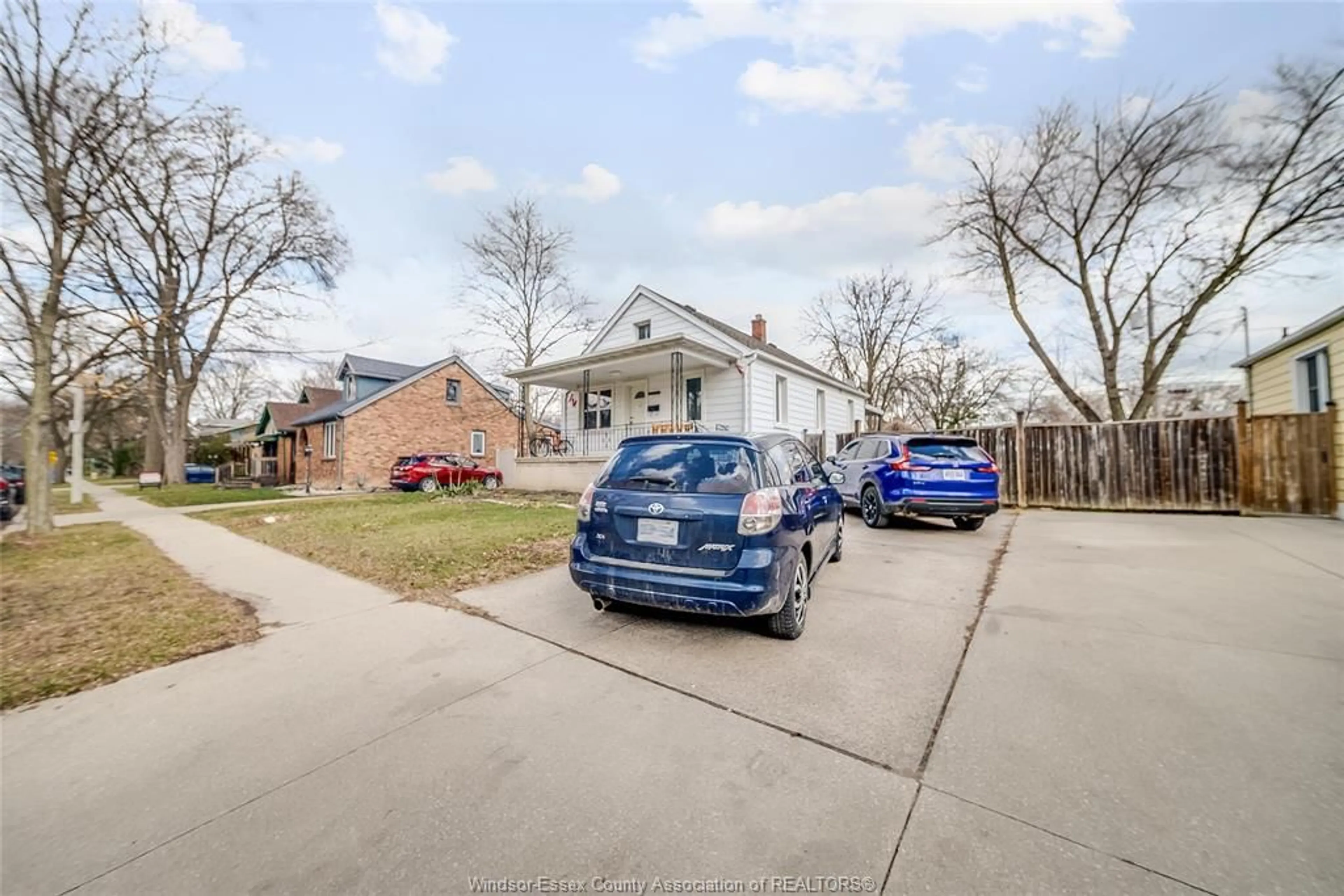 A pic from outside/outdoor area/front of a property/back of a property/a pic from drone, street for 2224 CHURCH St, Windsor Ontario N8X 1V9
