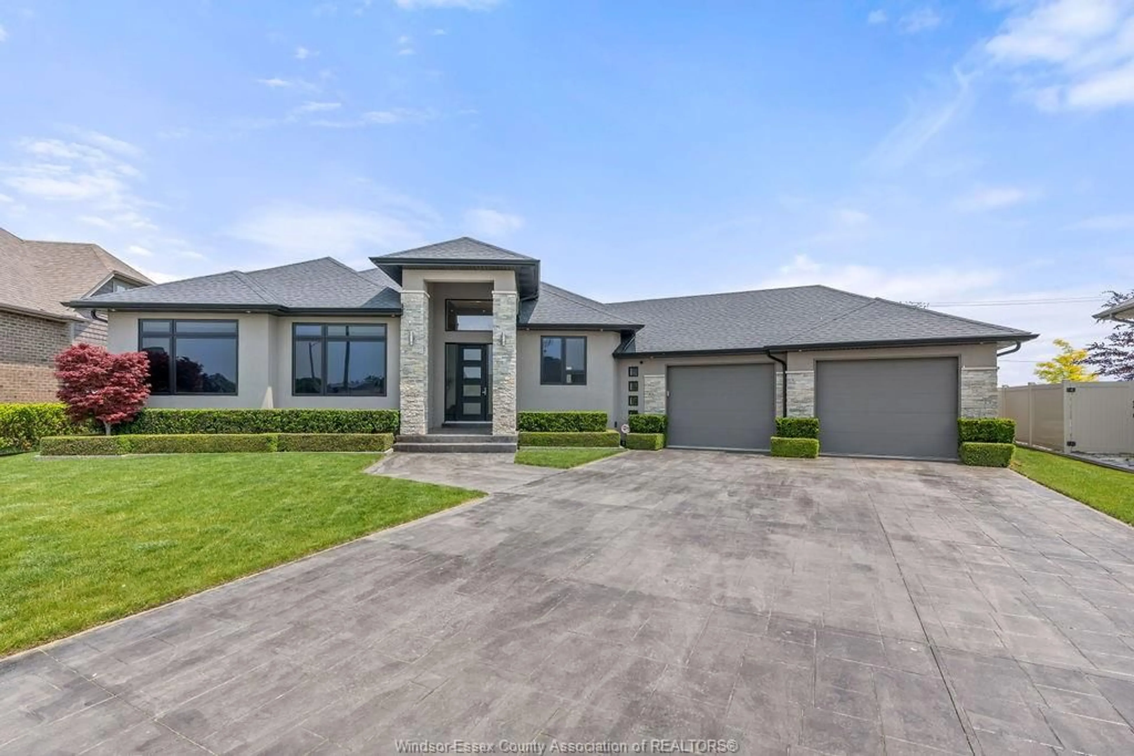 A pic from outside/outdoor area/front of a property/back of a property/a pic from drone, street for 6 MULBERRY Cres, Kingsville Ontario N9Y 0B8