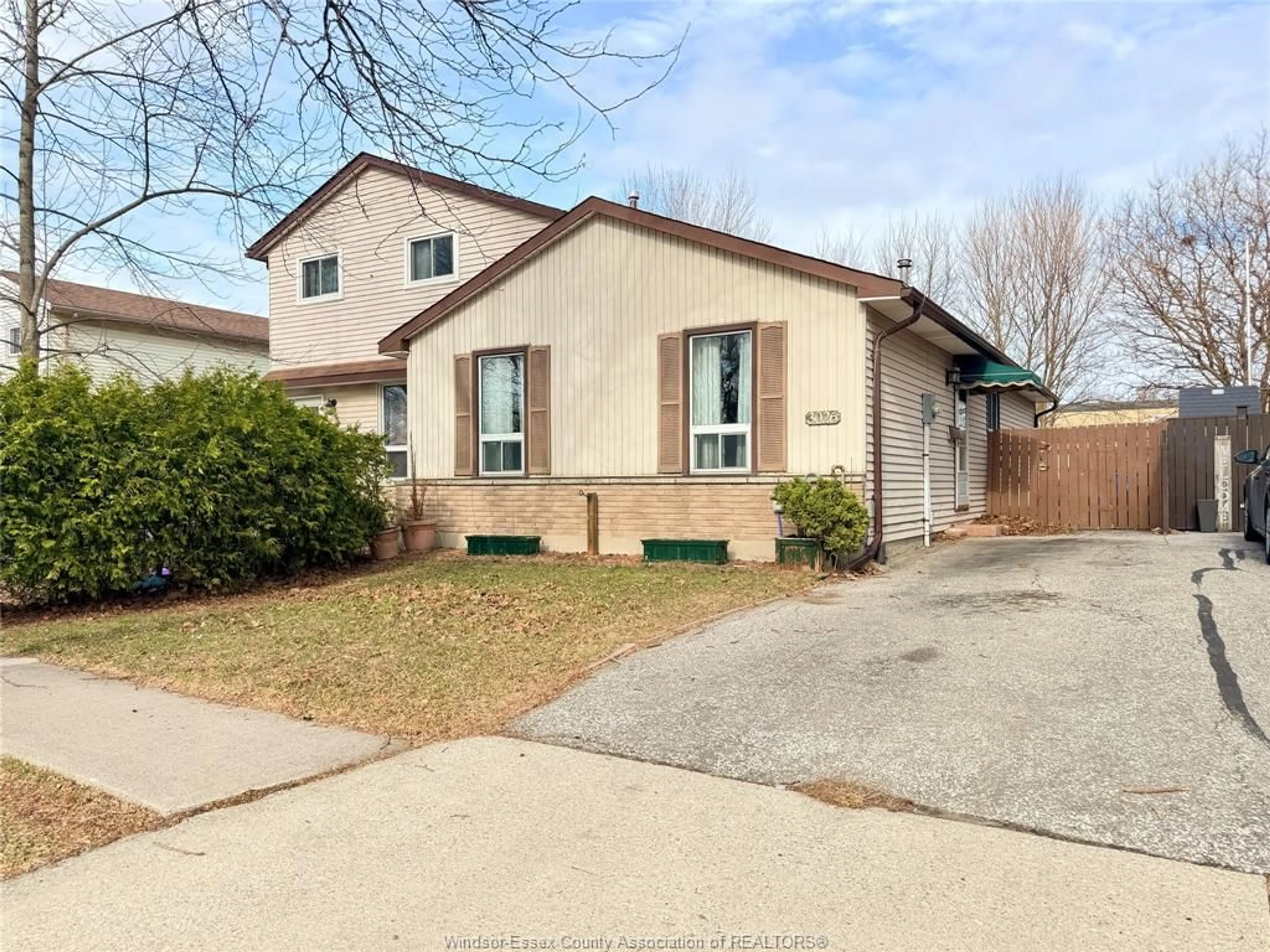 Home with brick exterior material, street for 3026 ERIDALE Cres, Windsor Ontario N8W 4Y8