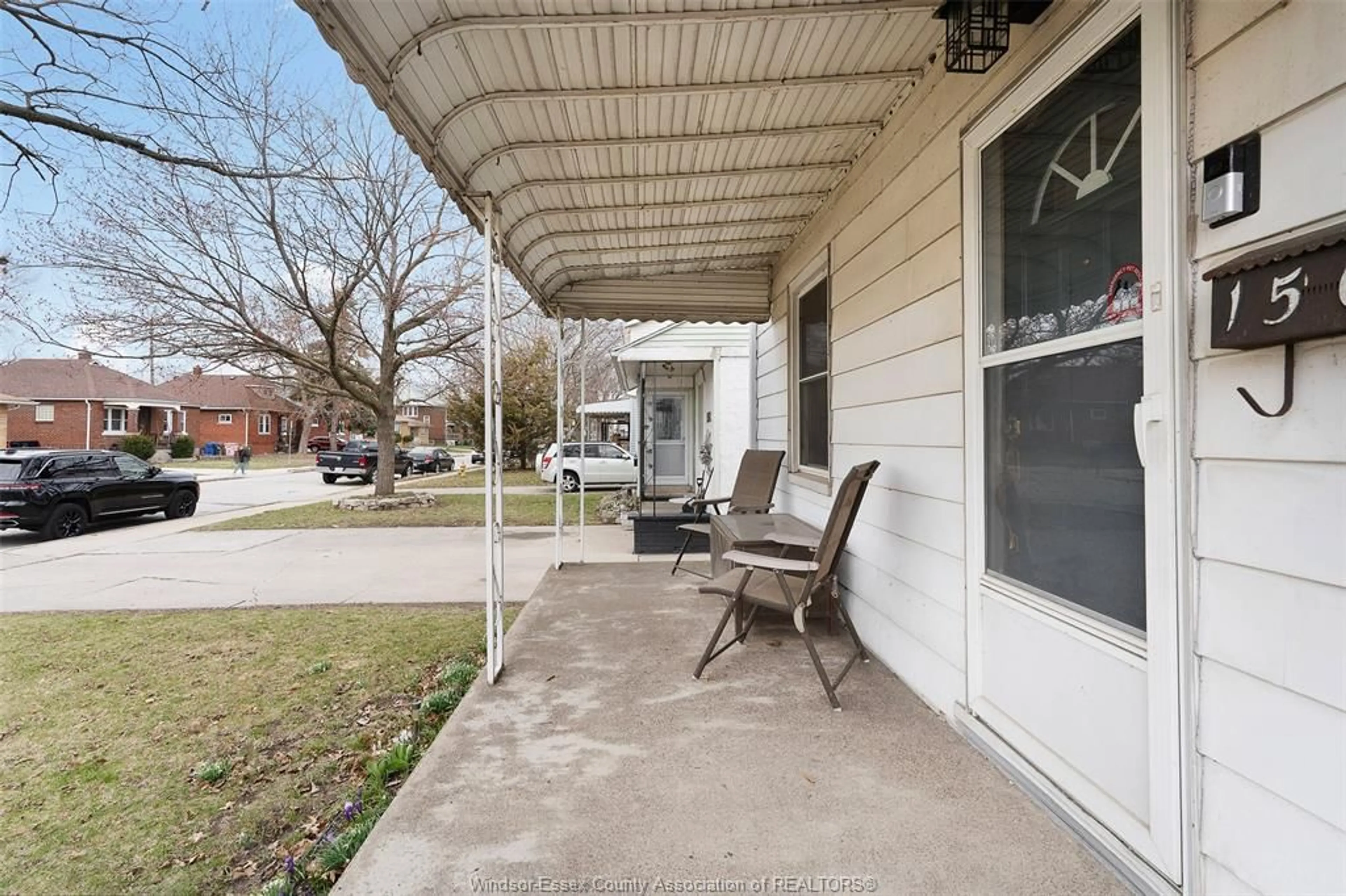 Patio, street for 1566 CENTRAL Ave, Windsor Ontario N8Y 3V8