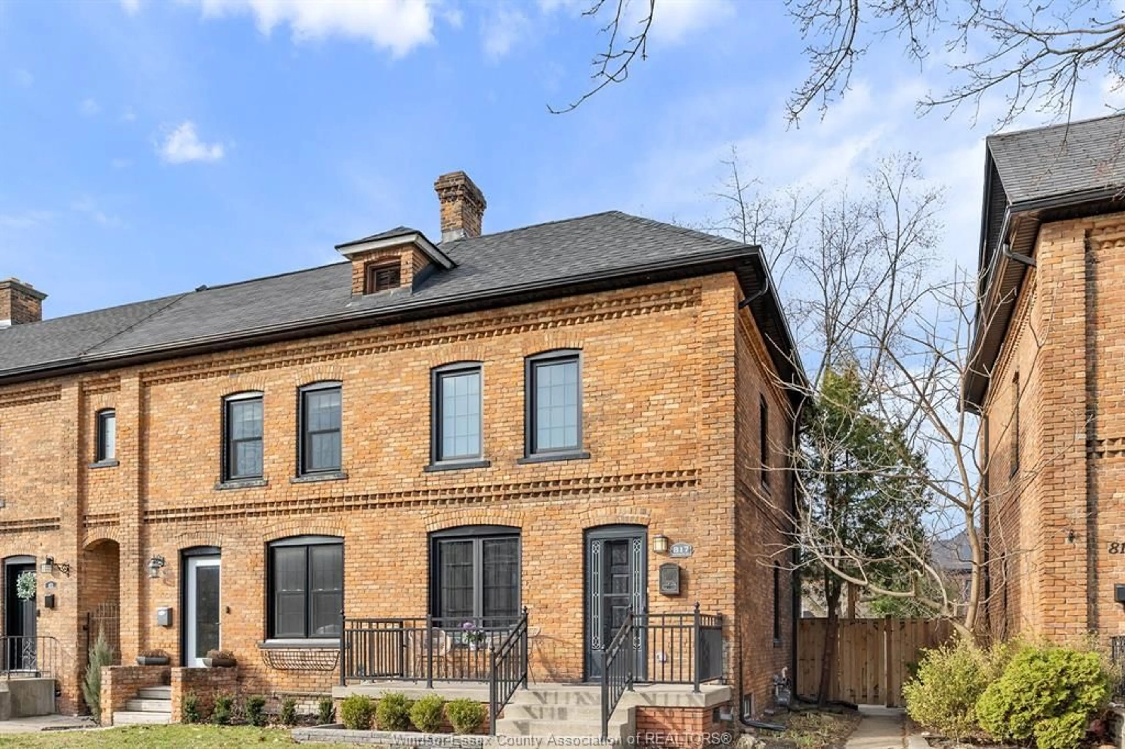 Home with brick exterior material, street for 817 MONMOUTH, Windsor Ontario N8Y 3L5