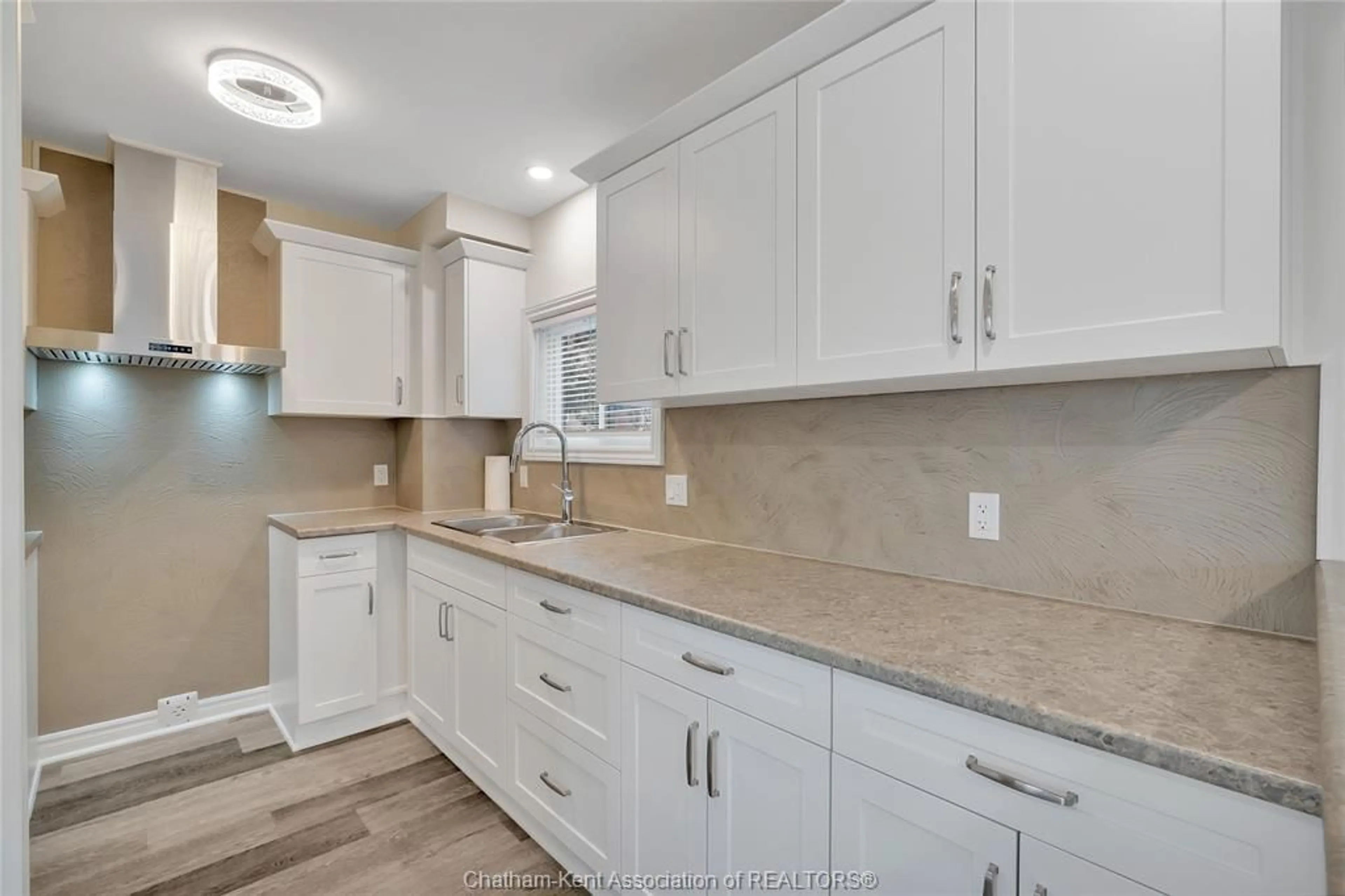 Open concept kitchen, ceramic/tile floor for 248 PARK Ave, Chatham Ontario N7M 3V9