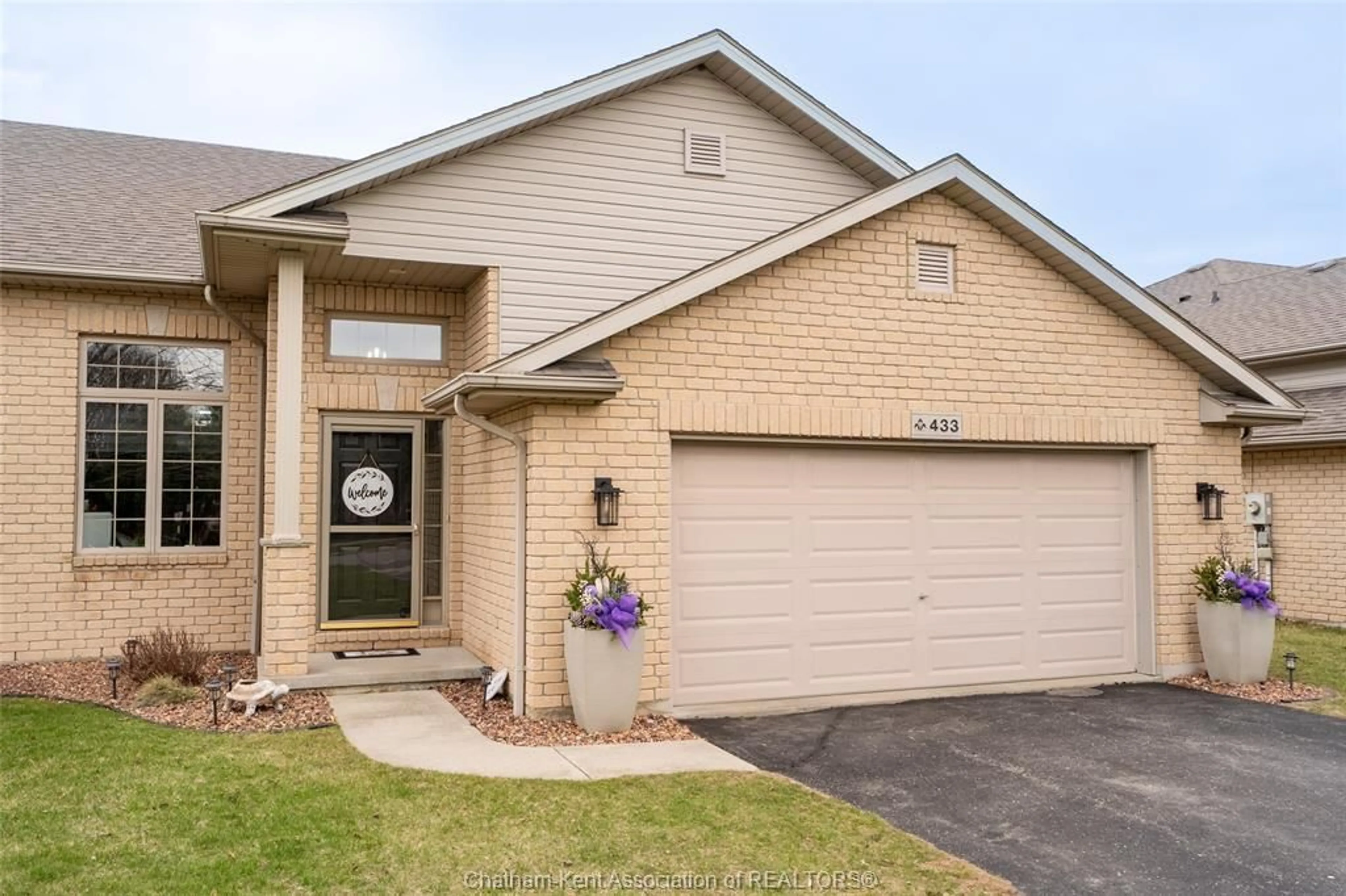 Home with brick exterior material, street for 433 Keil Trail, Chatham Ontario N7L 5R2