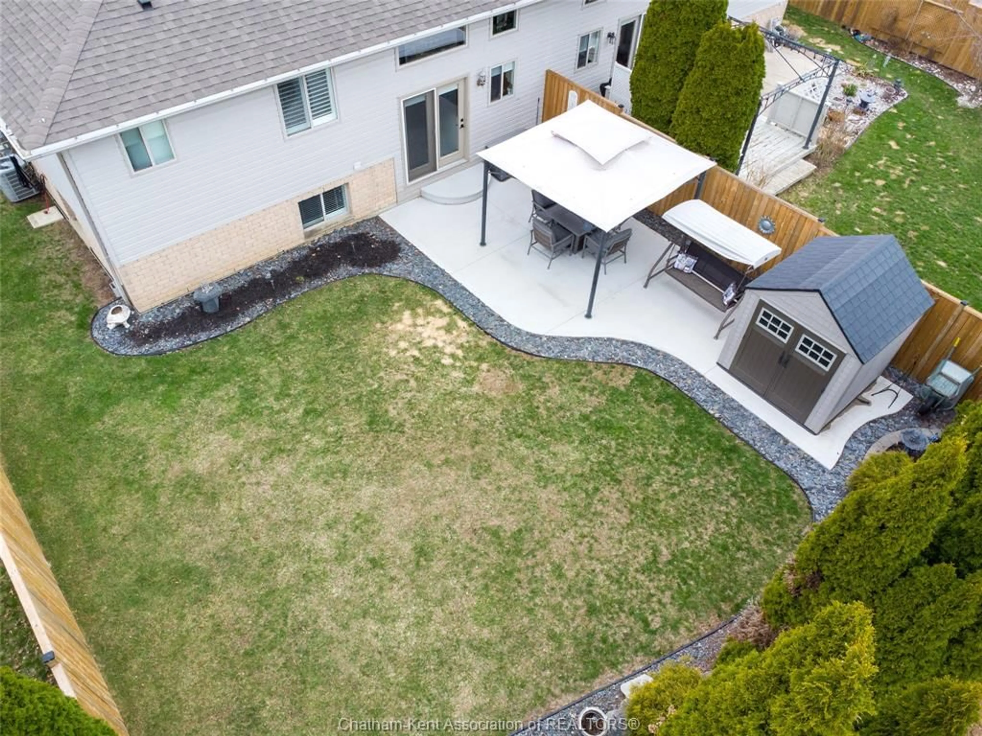 A pic from outside/outdoor area/front of a property/back of a property/a pic from drone, street for 433 Keil Trail, Chatham Ontario N7L 5R2