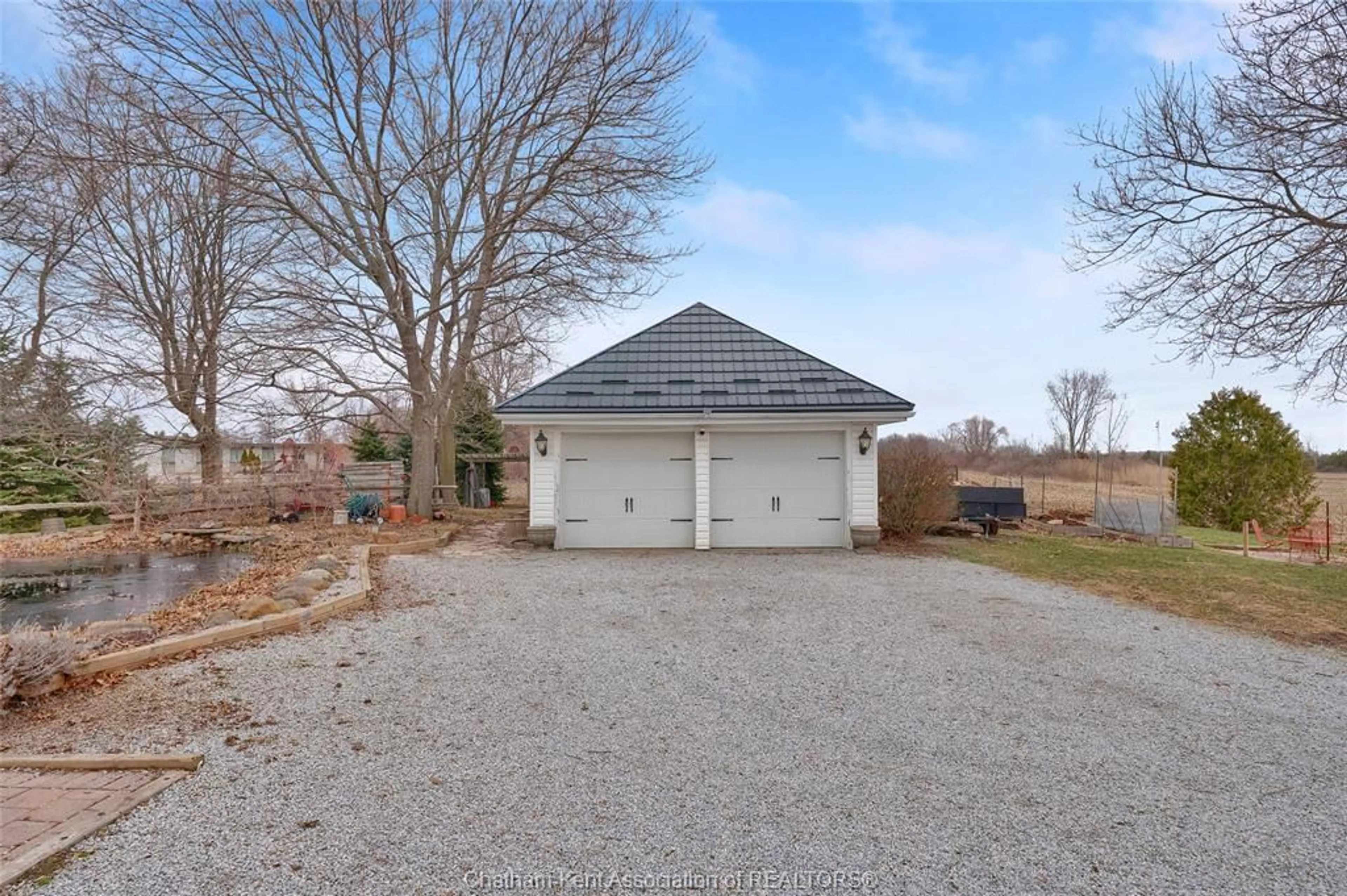 Indoor garage for 243 Chatham St, Blenheim Ontario N0P 1A0