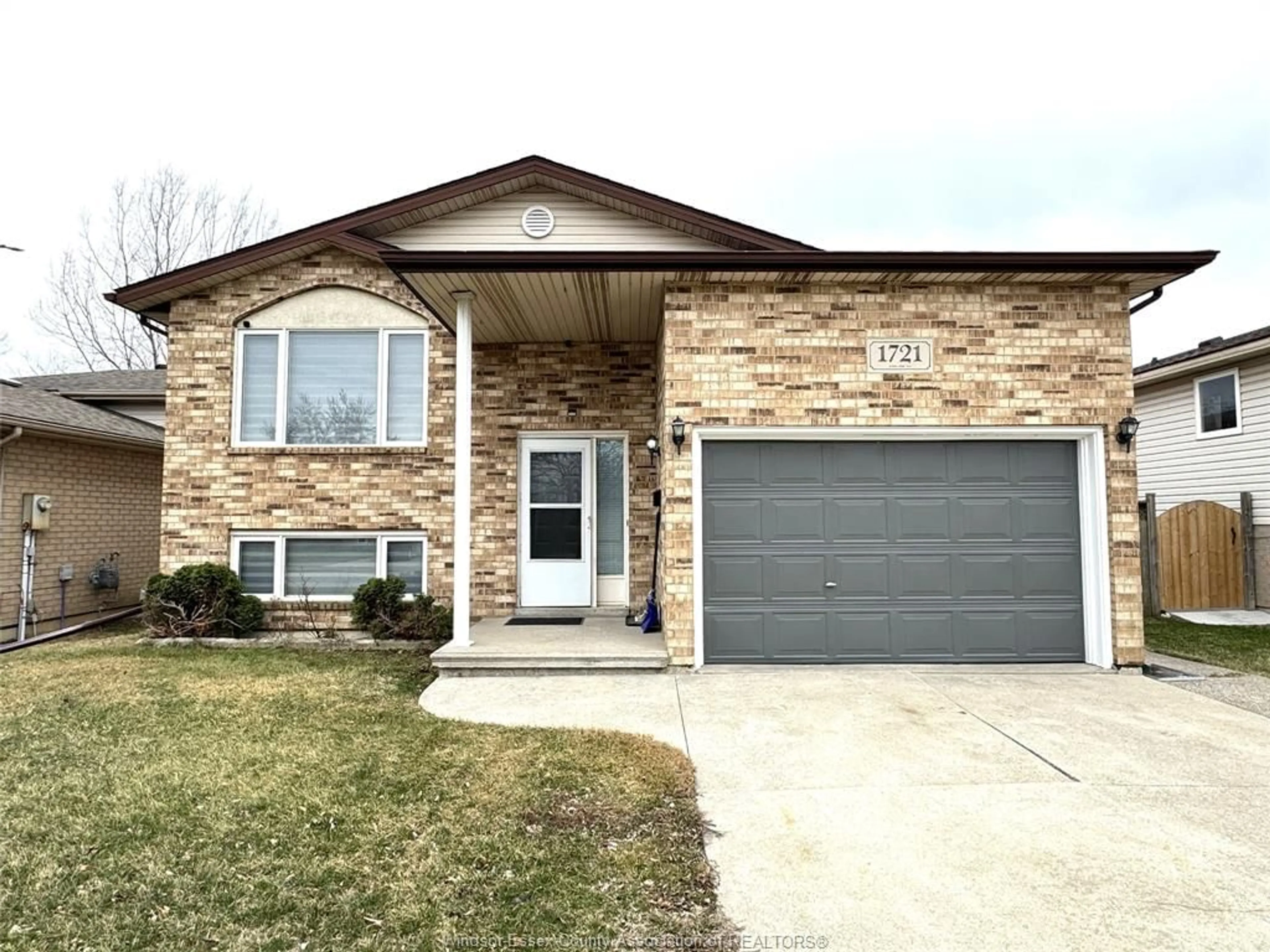 Home with brick exterior material, street for 1721 FOSTER Ave, Windsor Ontario N8W 5P9