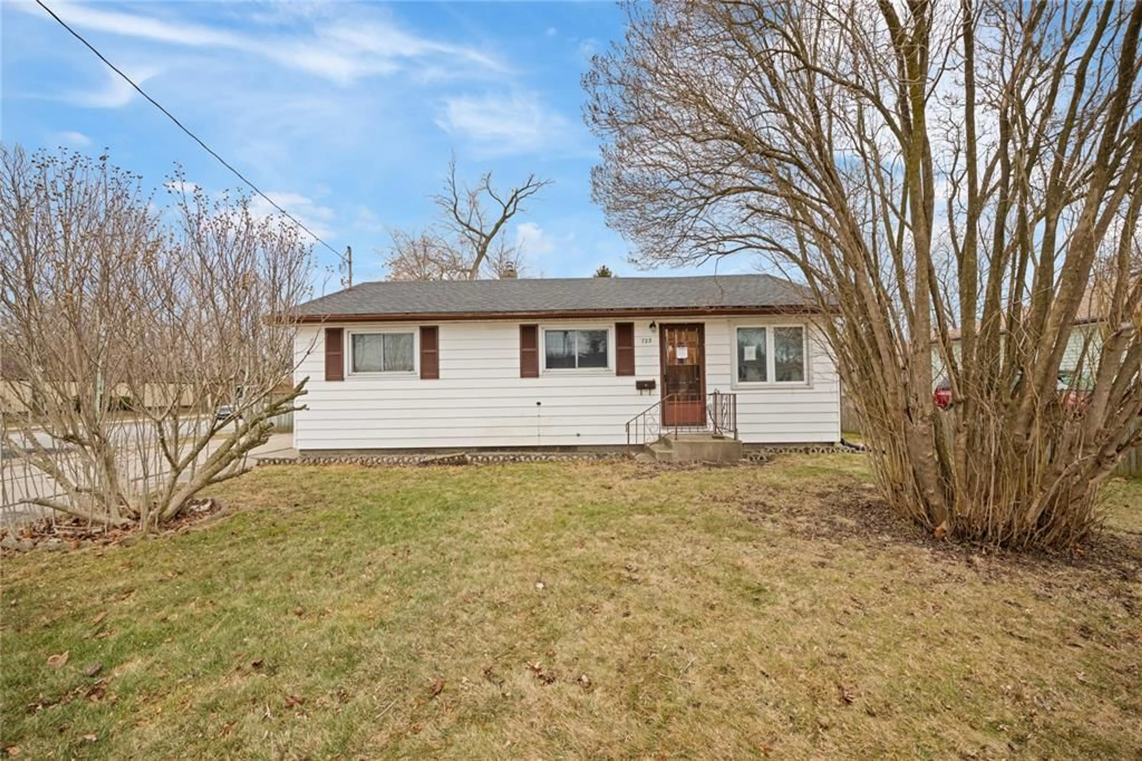 Unknown for 723 BENGARVIE St, Point Edward Ontario N7V 1B3