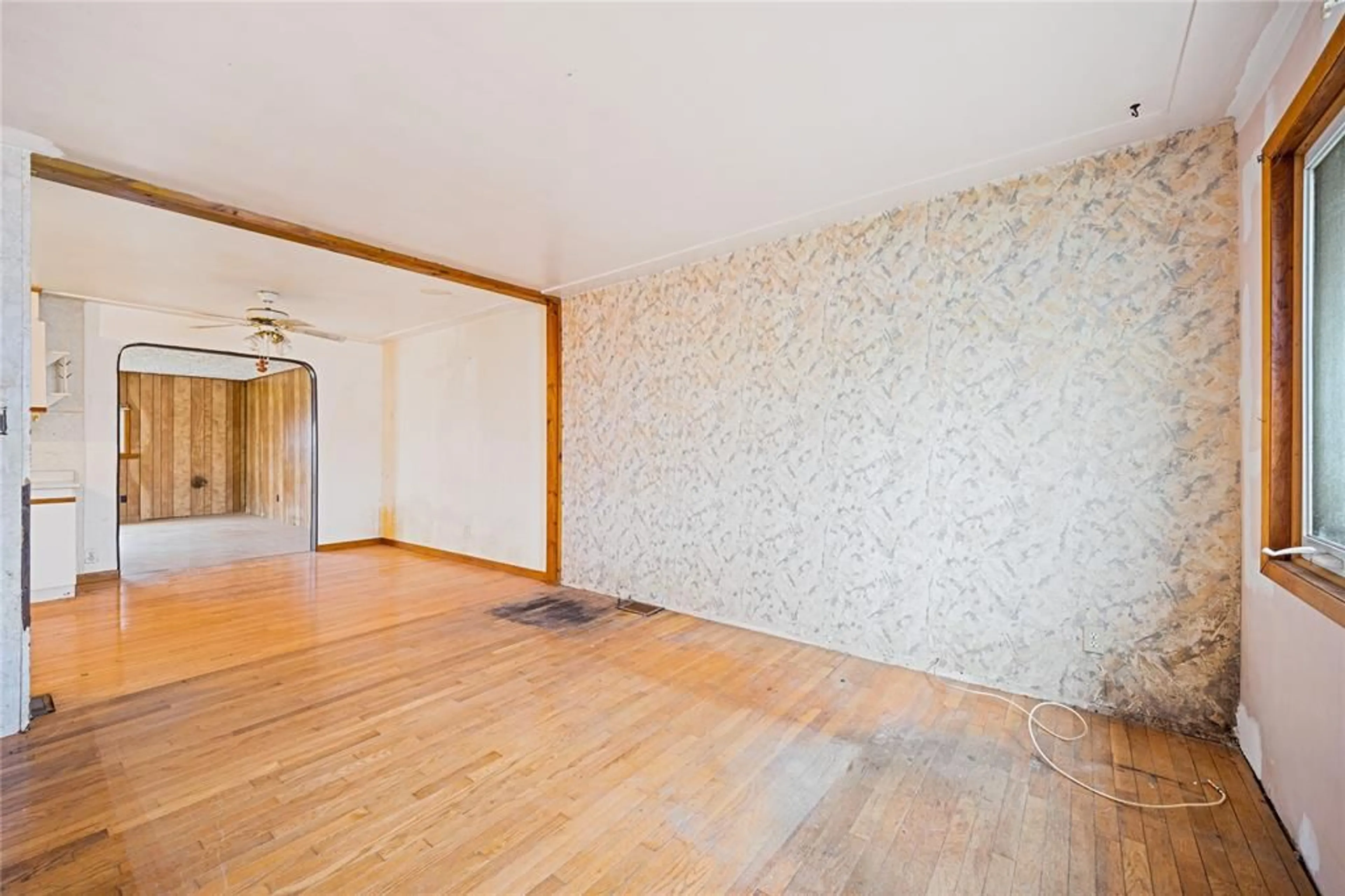 A pic of a room for 723 BENGARVIE St, Point Edward Ontario N7V 1B3